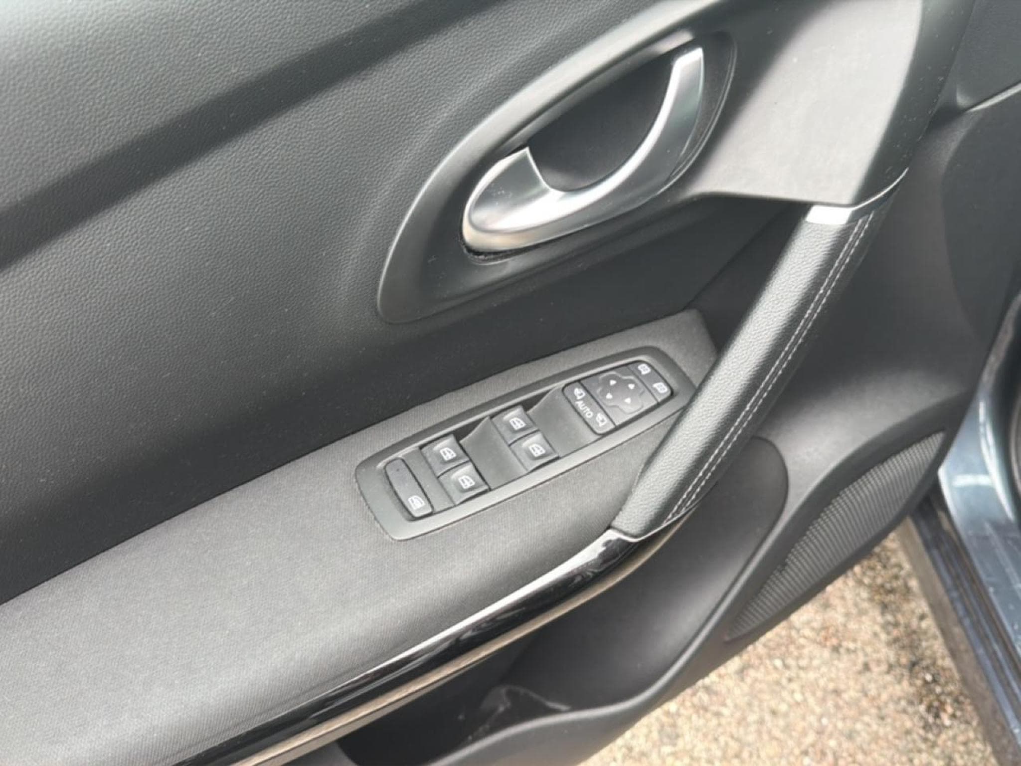 Renault KADJAR 1.3 TCE 140 FAP EVOLUTION EDC (2022) - Photo 11