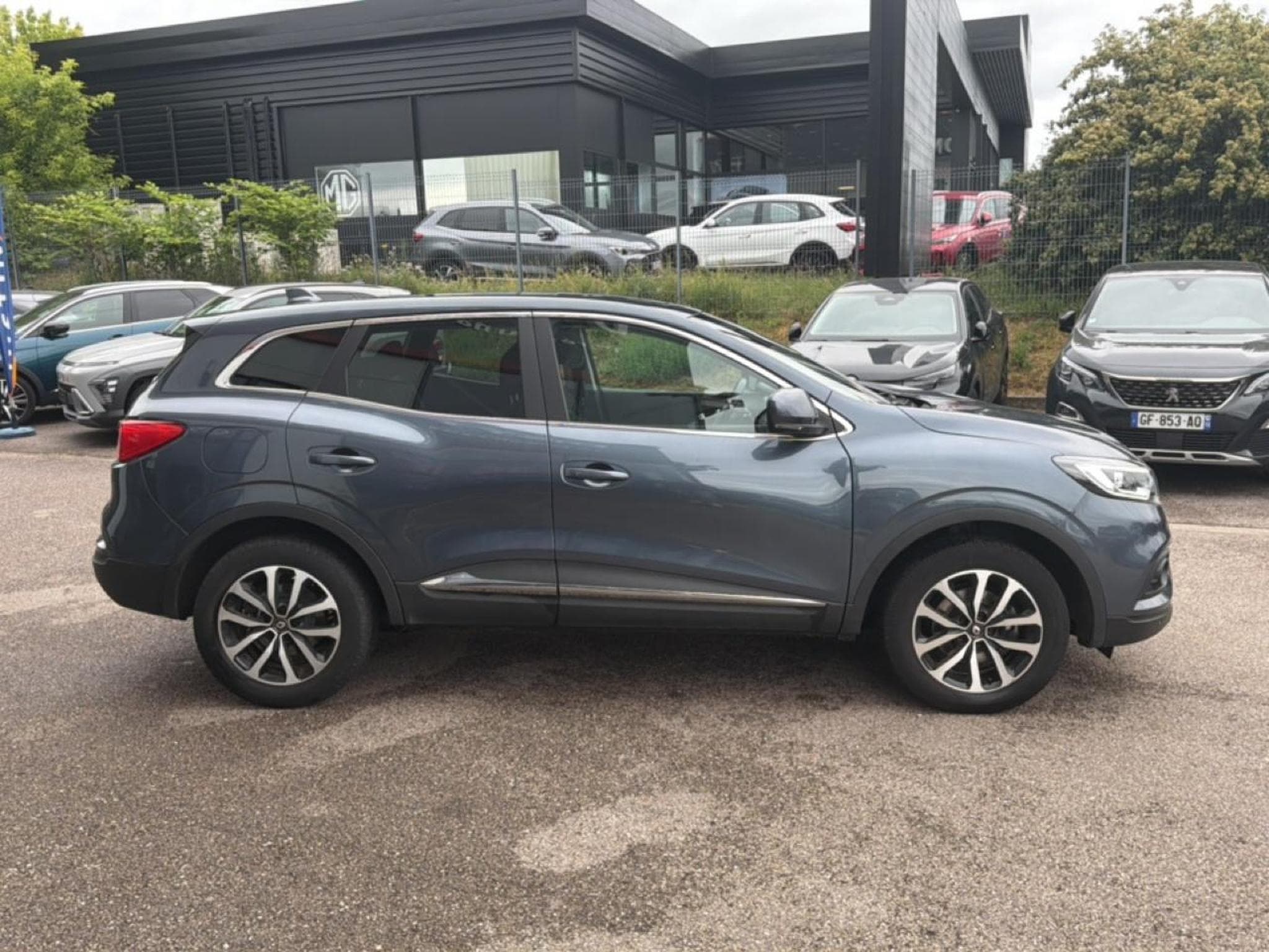 Renault KADJAR 1.3 TCE 140 FAP EVOLUTION EDC (2022) - Photo 4