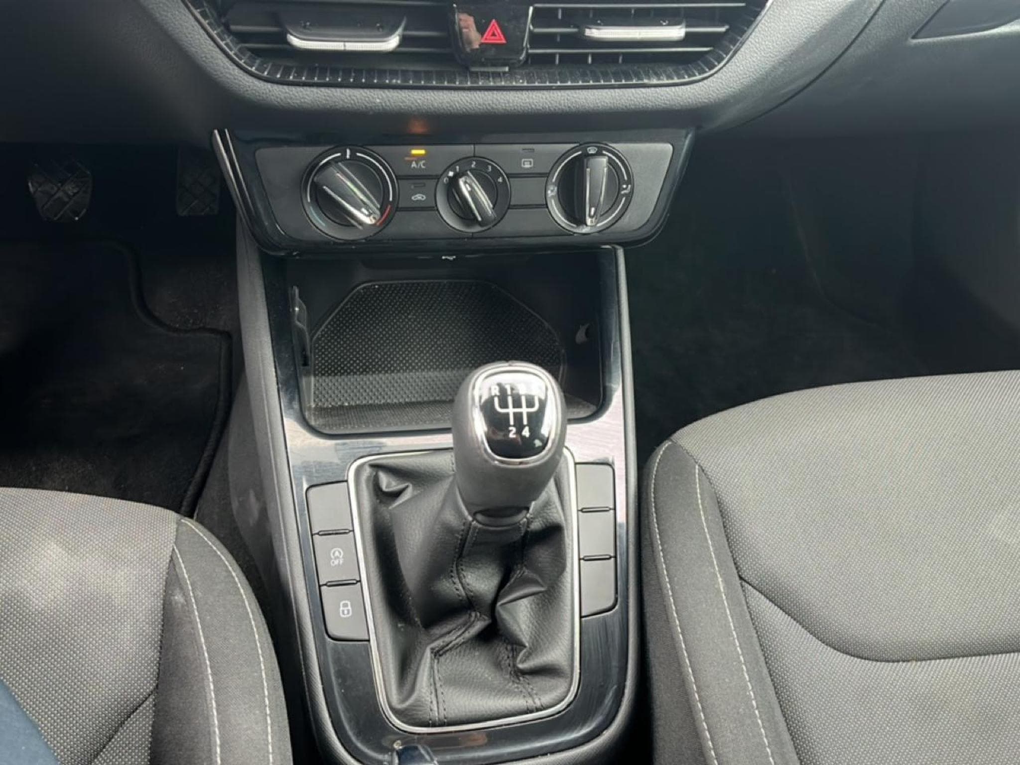 Skoda FABIA 1.0 TSI EVO2 95 SELECTION (2025) - Photo 16