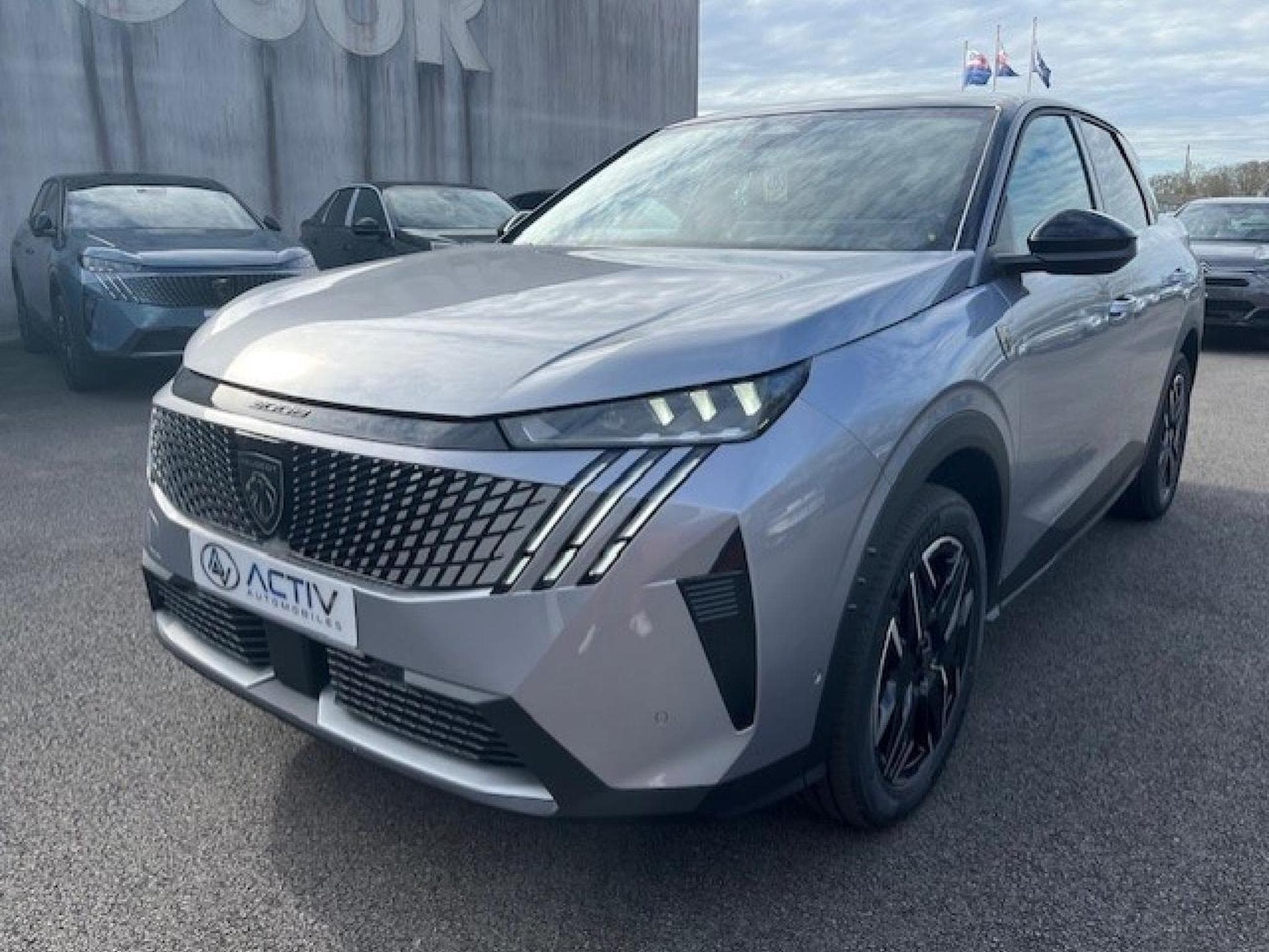 Peugeot 3008 1.2 HYBRID 136 GT E-DCS6 (2025) - Photo 1