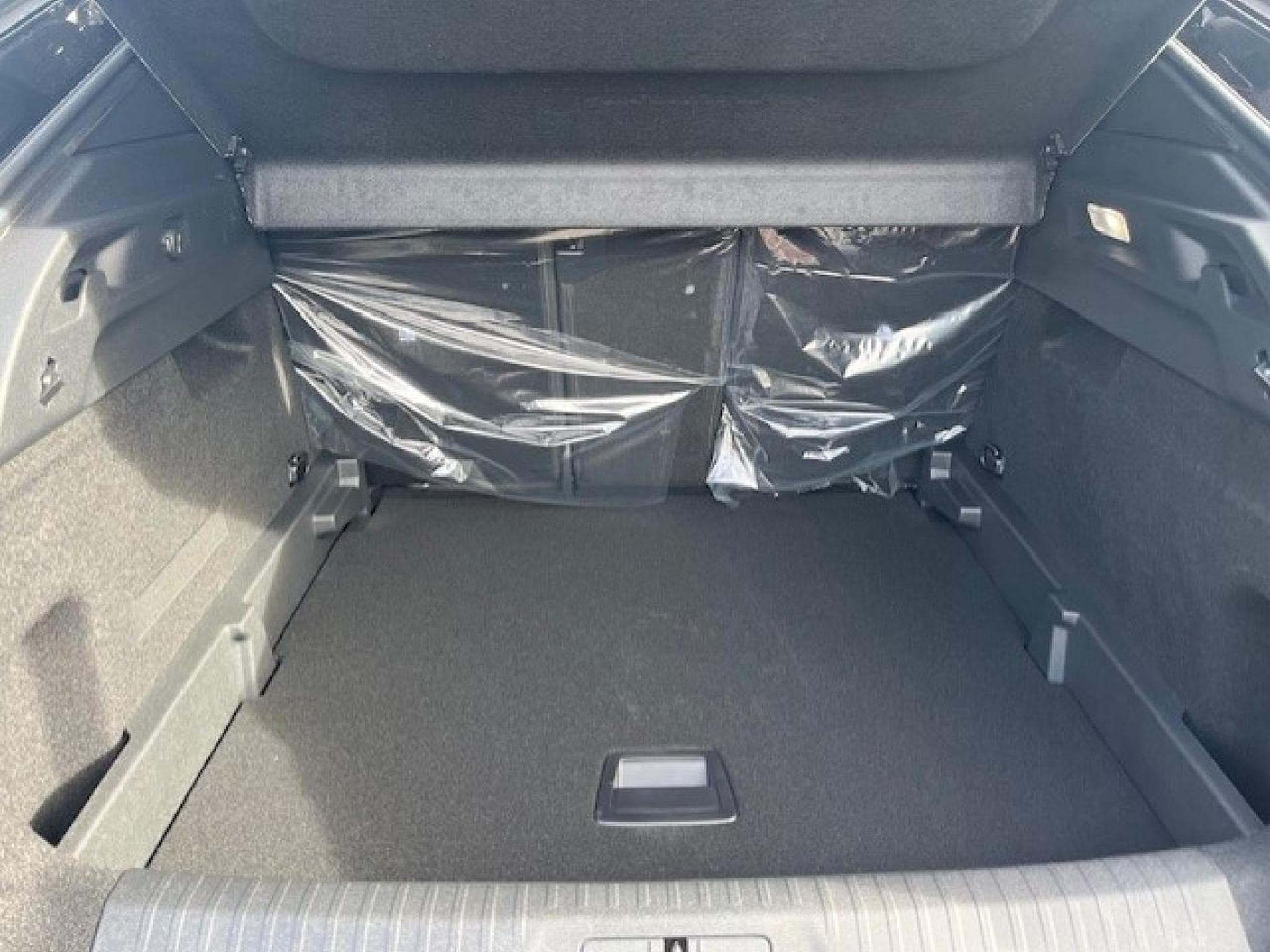 Peugeot 3008 1.2 HYBRID 136 GT E-DCS6 (2025) - Photo 14
