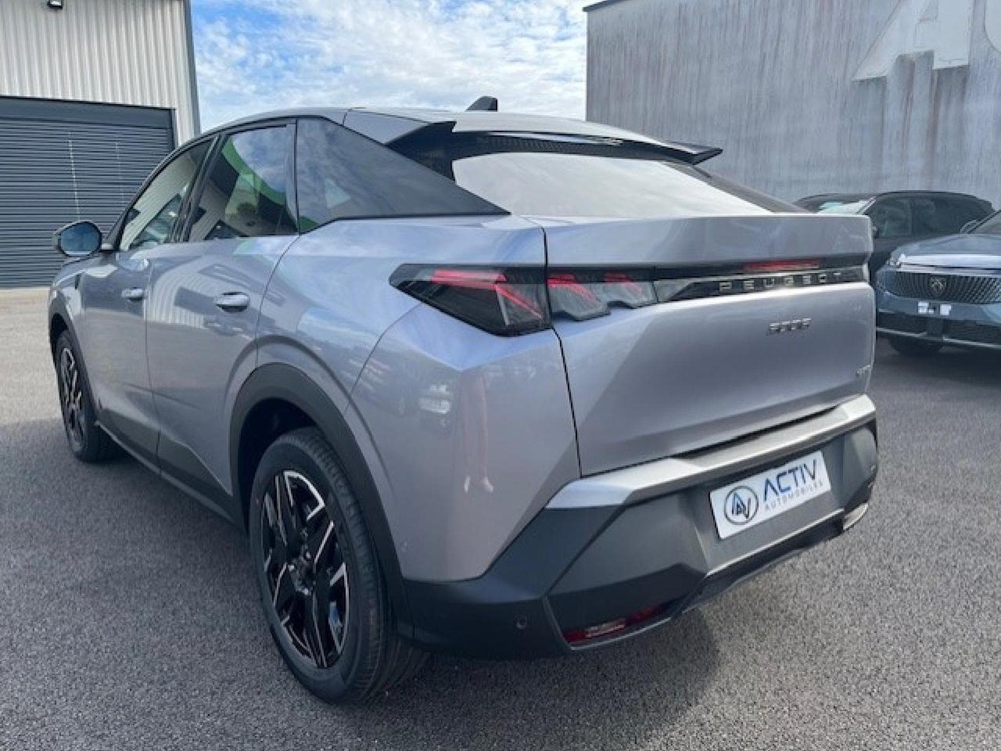 Peugeot 3008 1.2 HYBRID 136 GT E-DCS6 (2025) - Photo 2