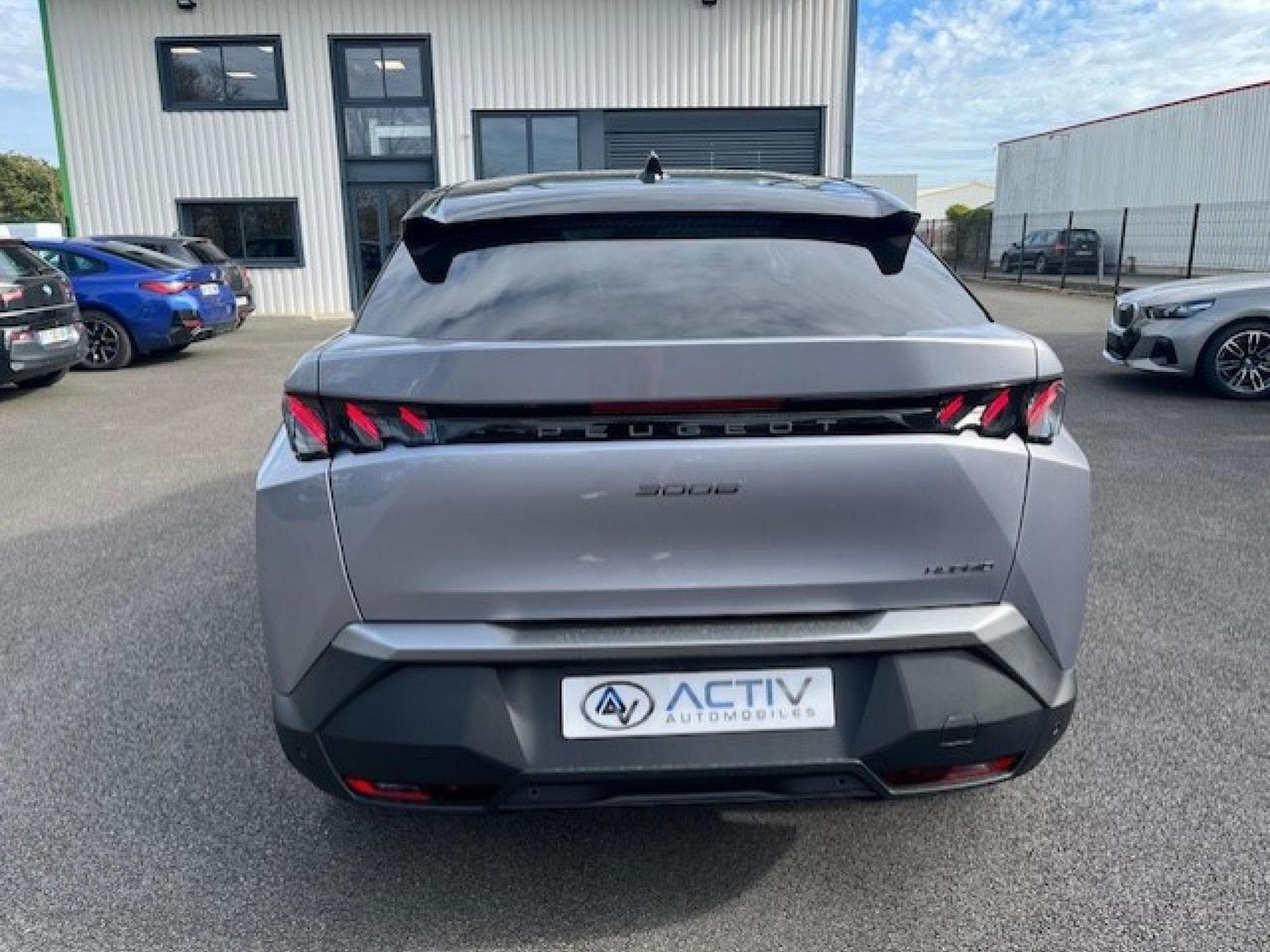Peugeot 3008 1.2 HYBRID 136 GT E-DCS6 (2025) - Photo 3