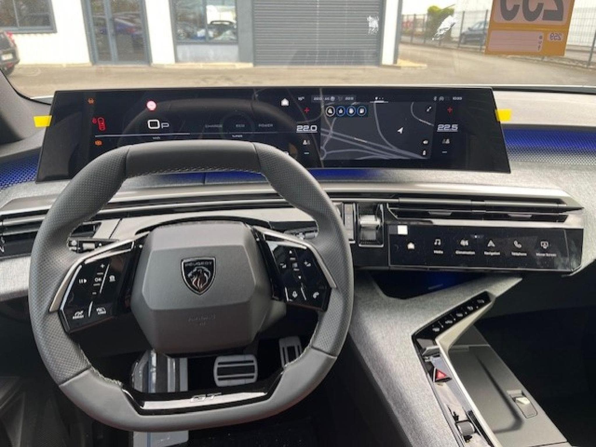 Peugeot 3008 1.2 HYBRID 136 GT E-DCS6 (2025) - Photo 5