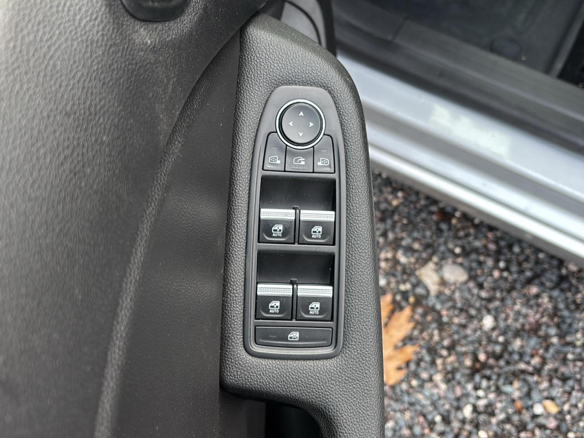 Renault Clio 1.0 TCE 90 ZEN (2021) - Photo 16