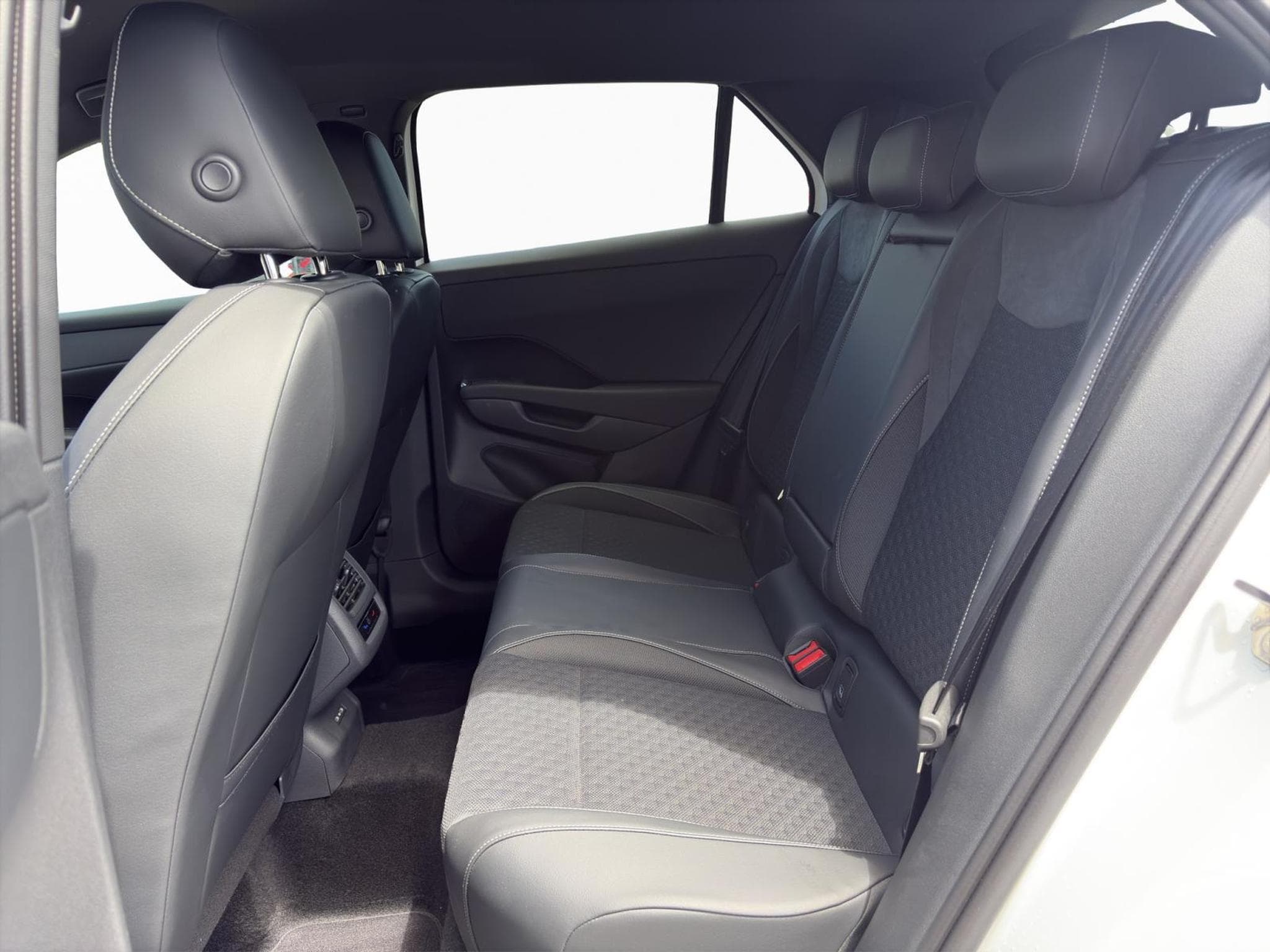 VW T-Roc R-Line (2026) - Photo 10