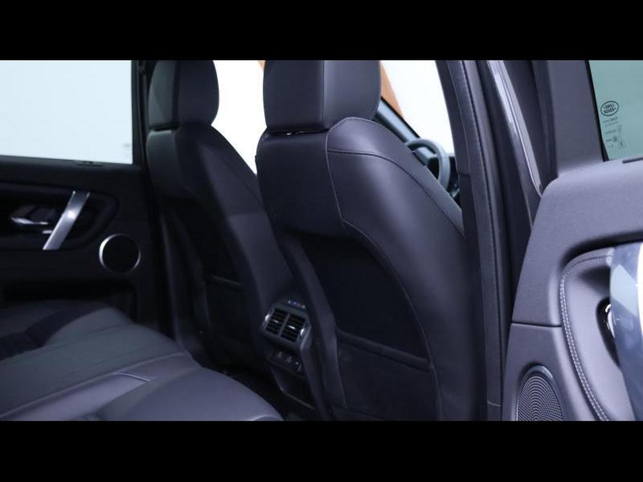 Land-Rover Discovery Sport D200 Dynamic S AWD Auto (2026) - Photo 13
