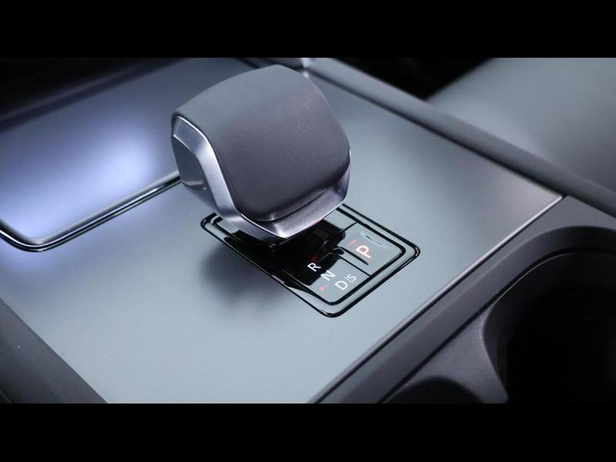 Land-Rover Discovery Sport D200 Dynamic S AWD Auto (2026) - Photo 19