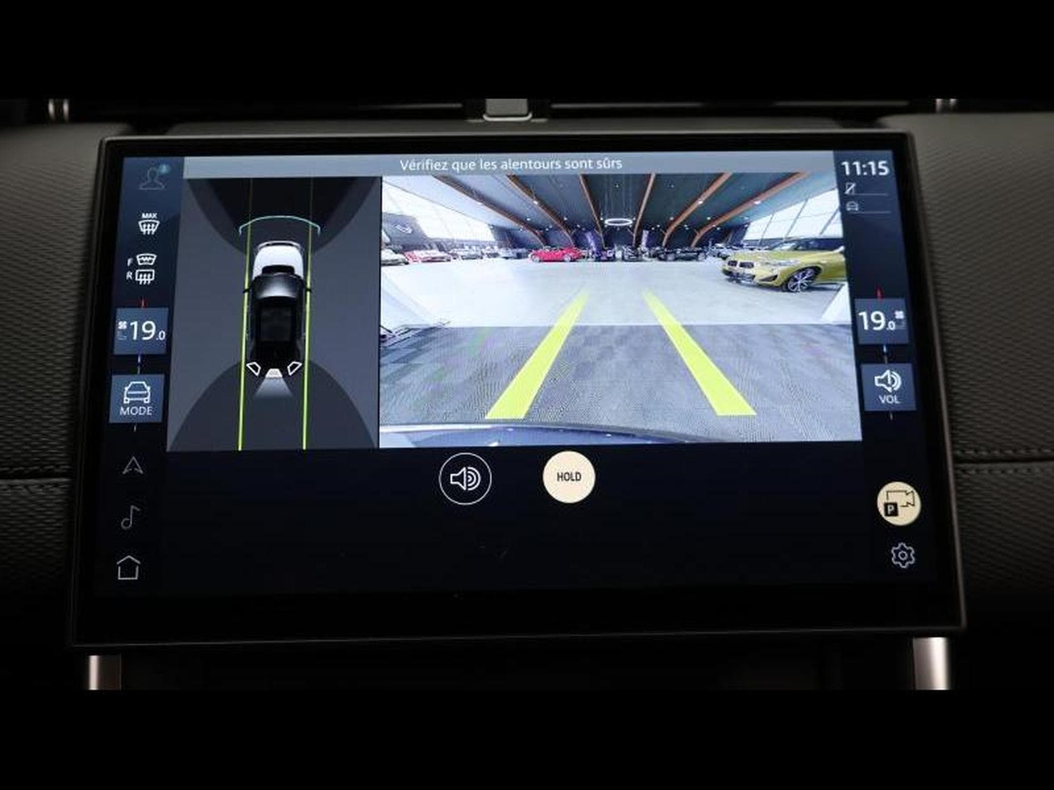 Land-Rover Discovery Sport D200 Dynamic S AWD Auto (2026) - Photo 22