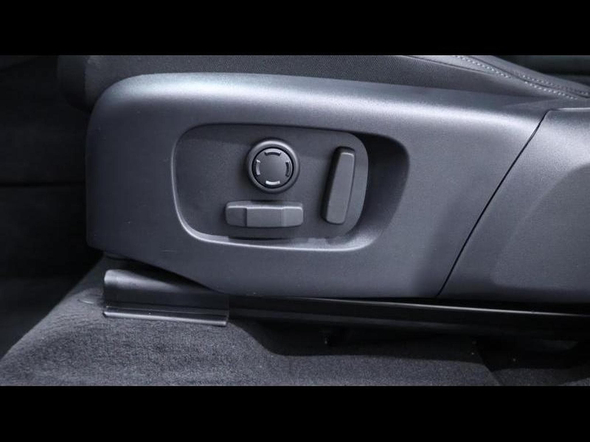 Land-Rover Discovery Sport D200 Dynamic S AWD Auto (2026) - Photo 27