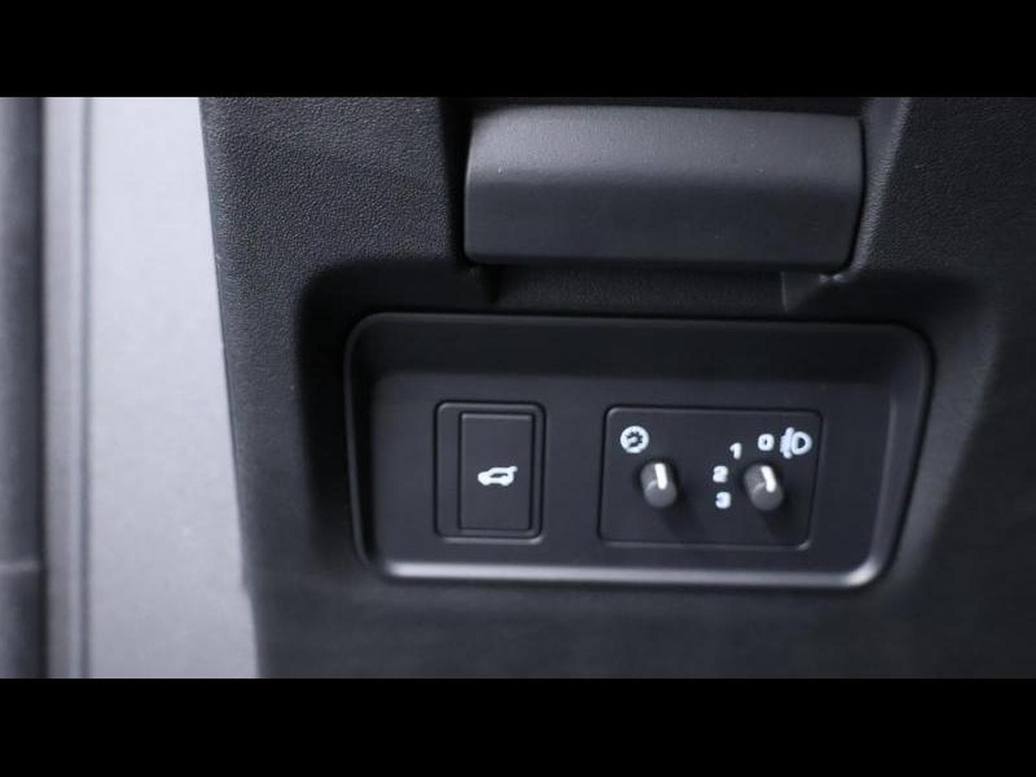 Land-Rover Discovery Sport D200 Dynamic S AWD Auto (2026) - Photo 30