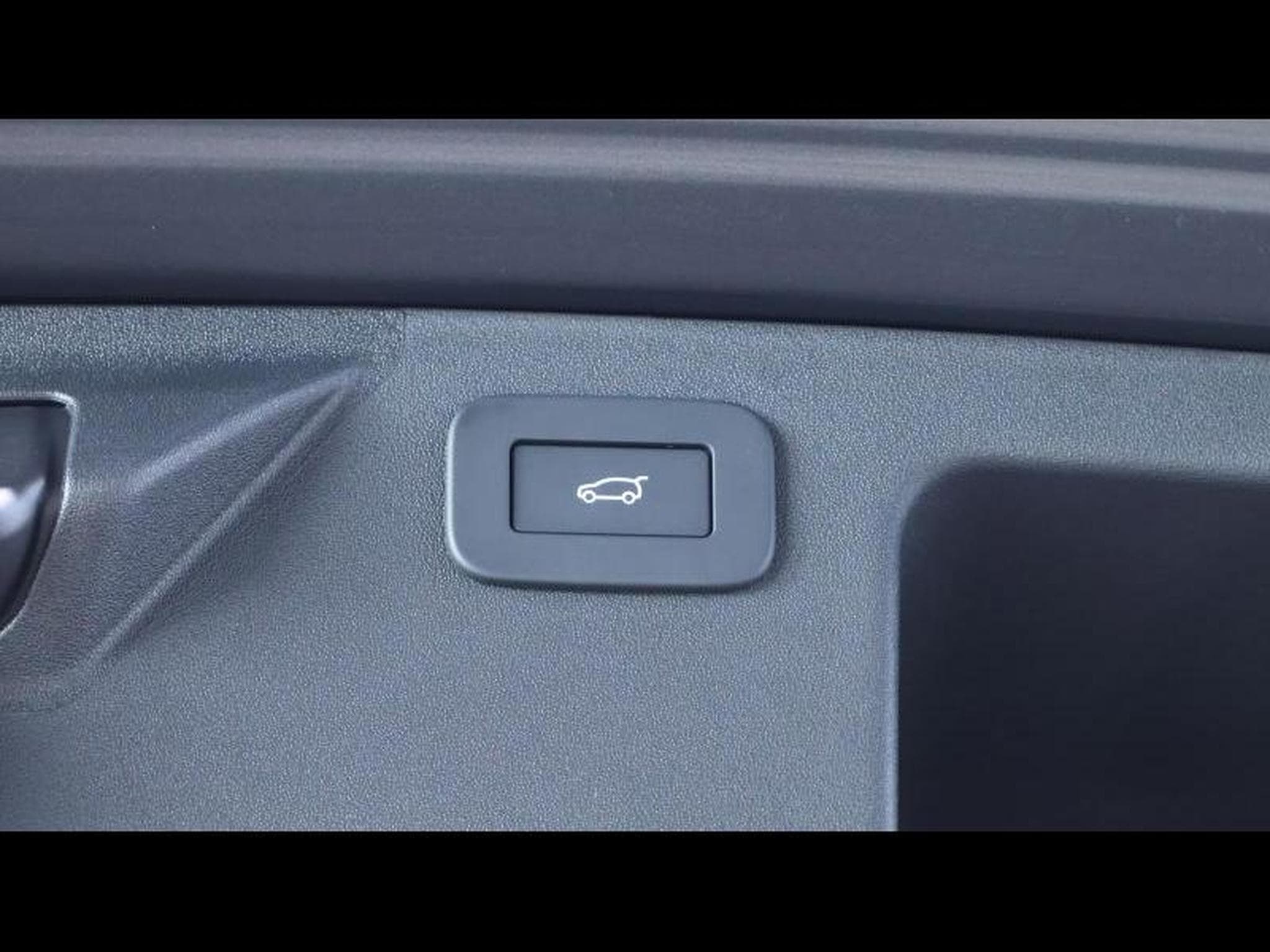Land-Rover Discovery Sport D200 Dynamic S AWD Auto (2026) - Photo 31