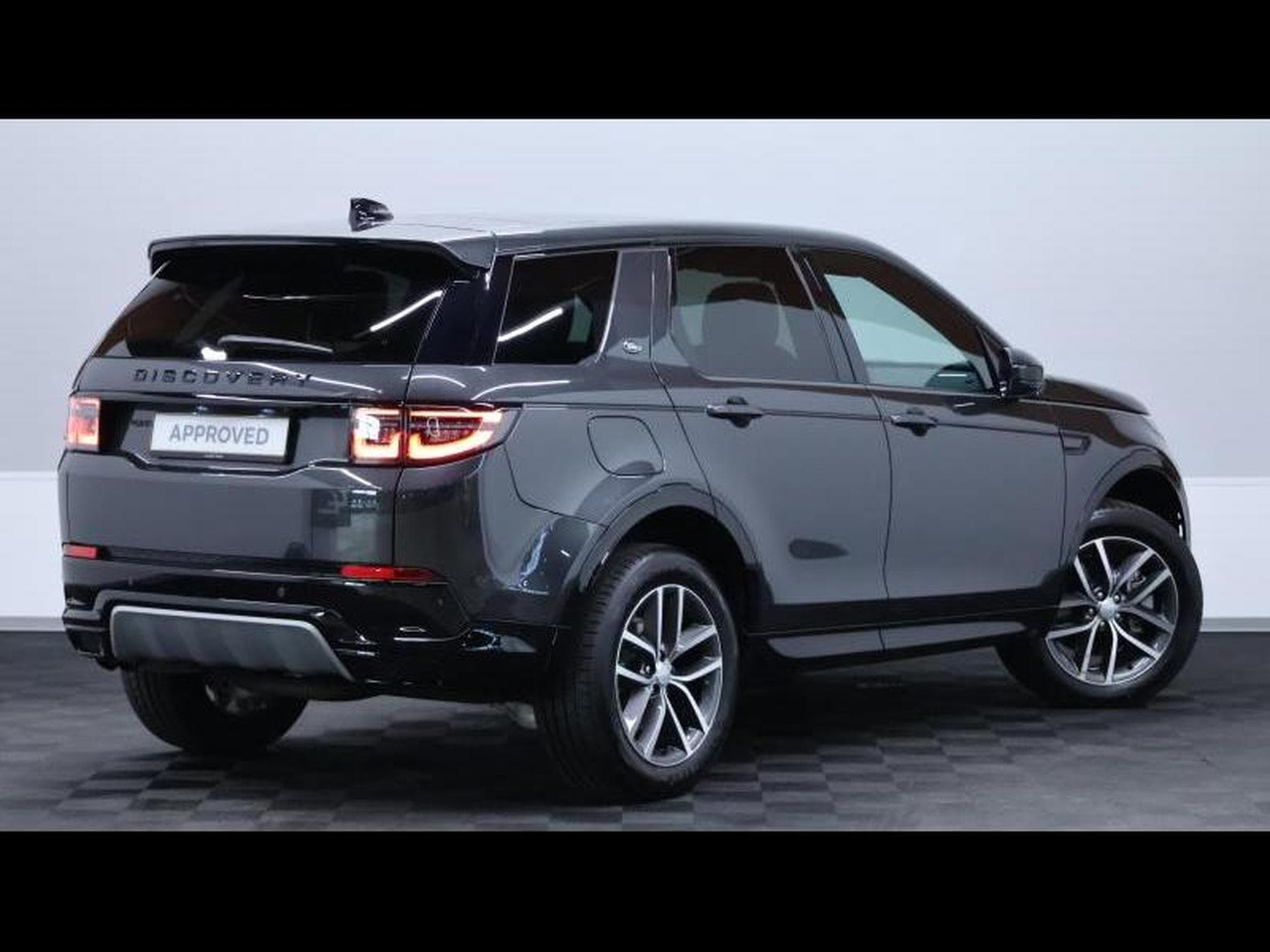 Land-Rover Discovery Sport D200 Dynamic S AWD Auto (2026) - Photo 5