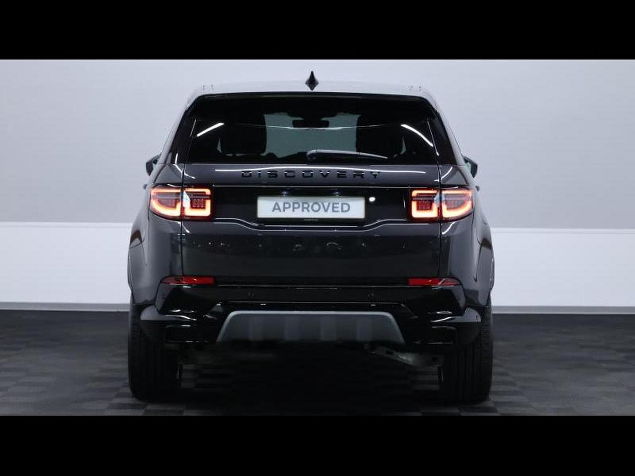 Land-Rover Discovery Sport D200 Dynamic S AWD Auto (2026) - Photo 6