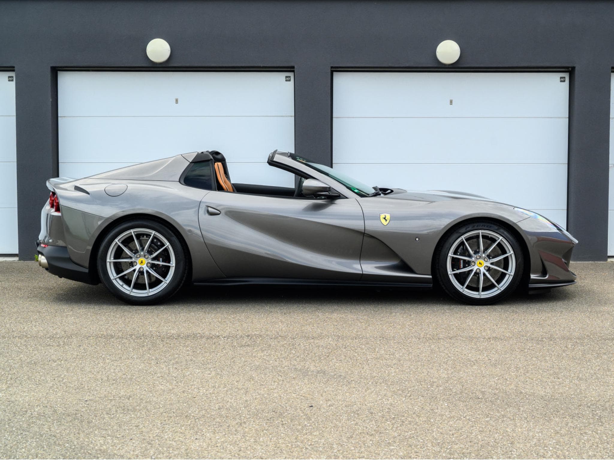 Ferrari 812 GTS GTS (2023) - Photo 6