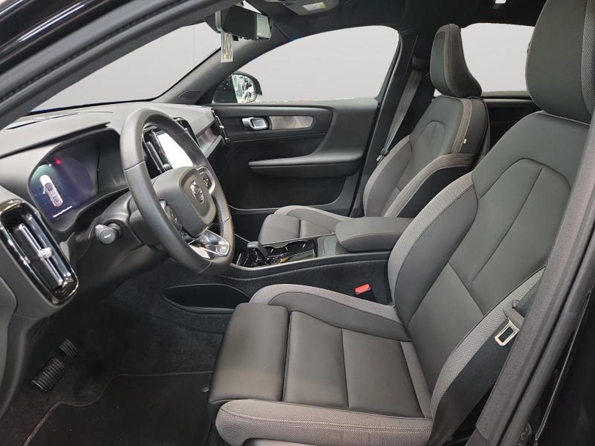 Volvo C40 Single Motor Extended Range / Electrique (2025) - Photo 10