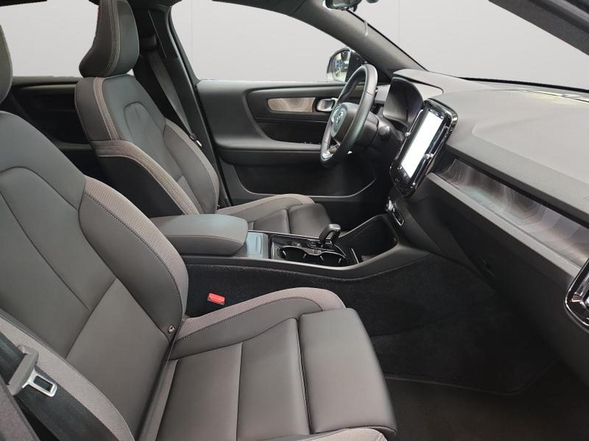 Volvo C40 Single Motor Extended Range / Electrique (2025) - Photo 15