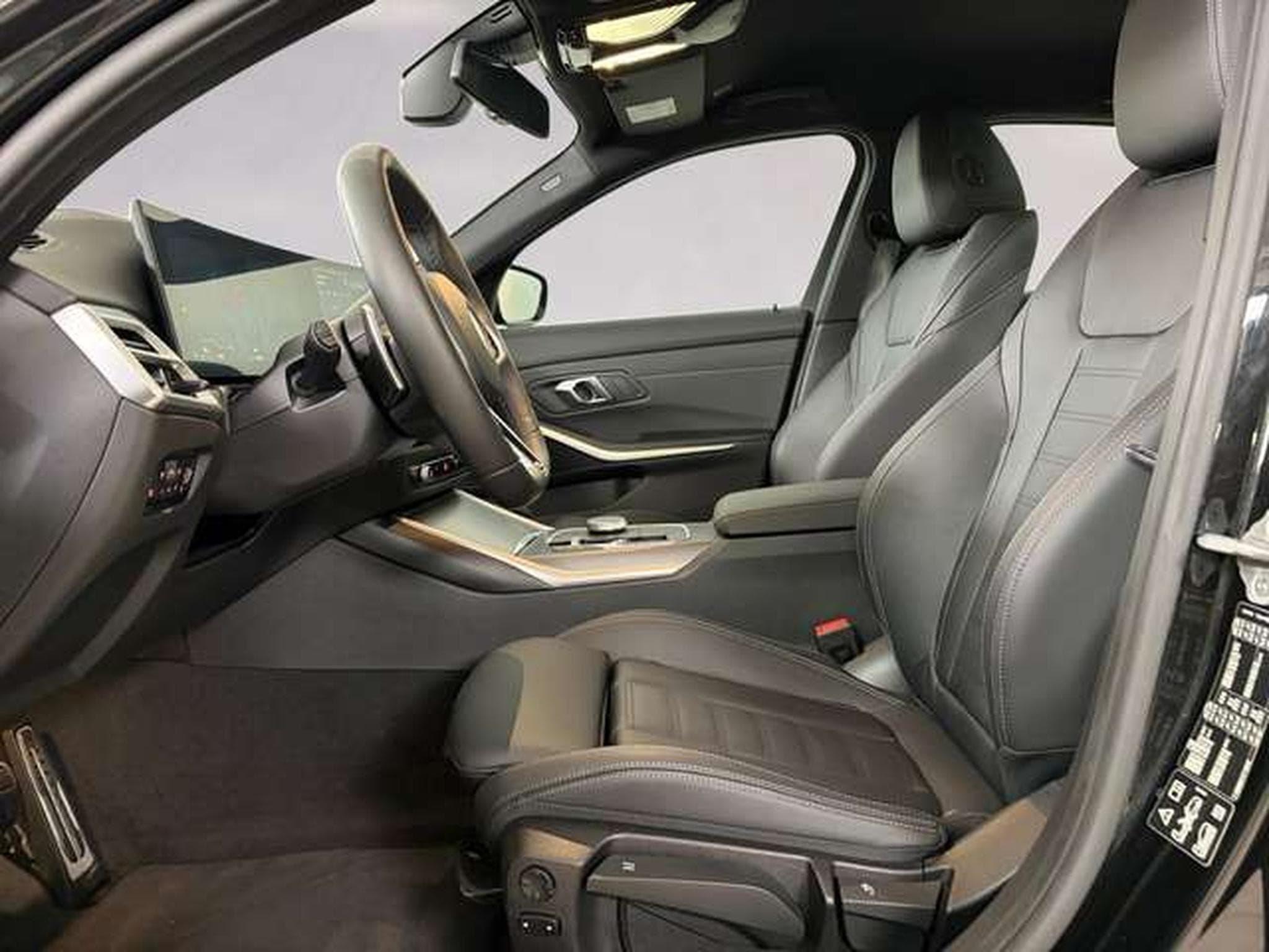BMW 320 d HiFi DAB LED RFK Komfortzg. (2025) - Photo 8