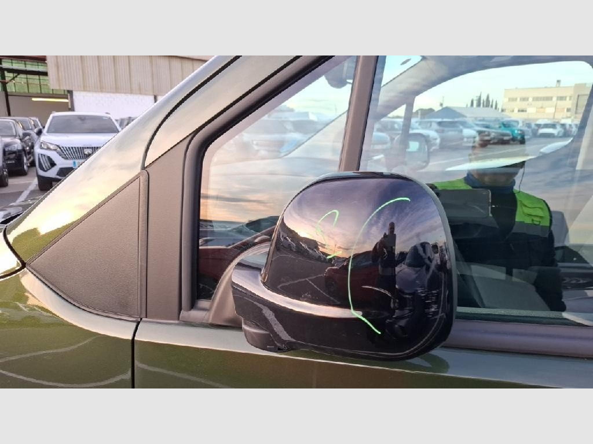 Citroen e-Berlingo Plus (2025) - Photo 11
