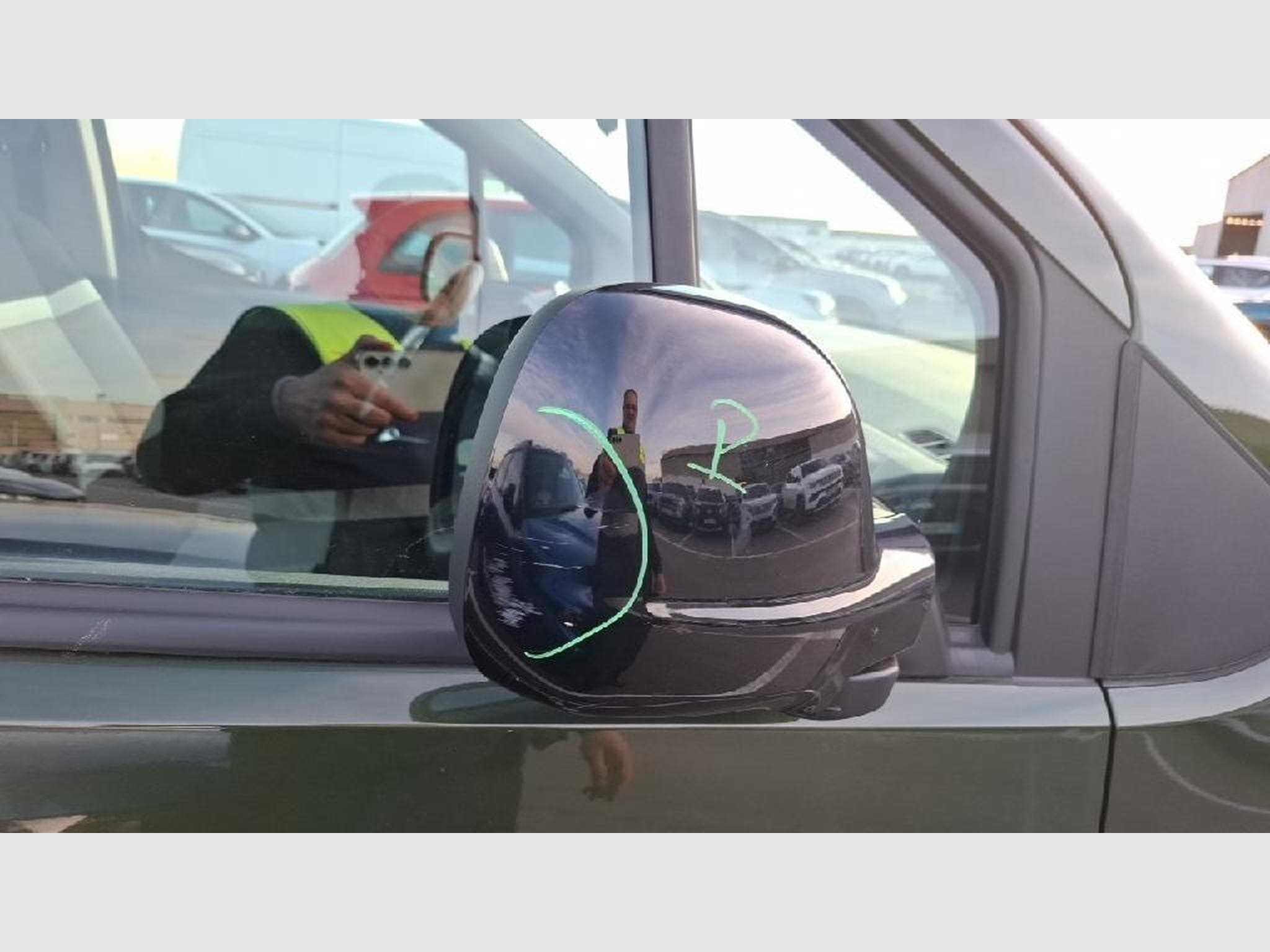 Citroen e-Berlingo Plus (2025) - Photo 12