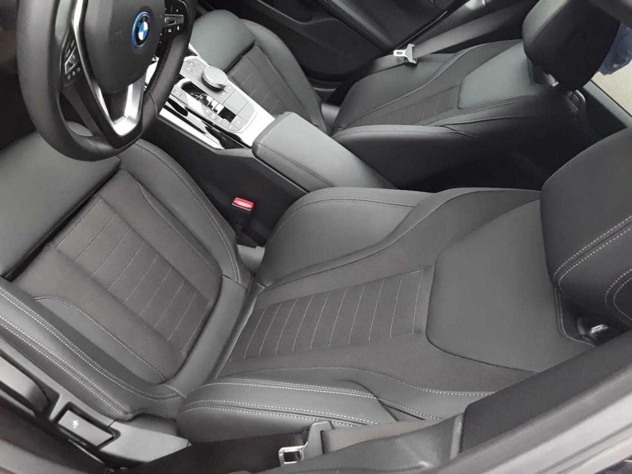 Bmw i4 eDrive40 5d (2023) - Photo 9