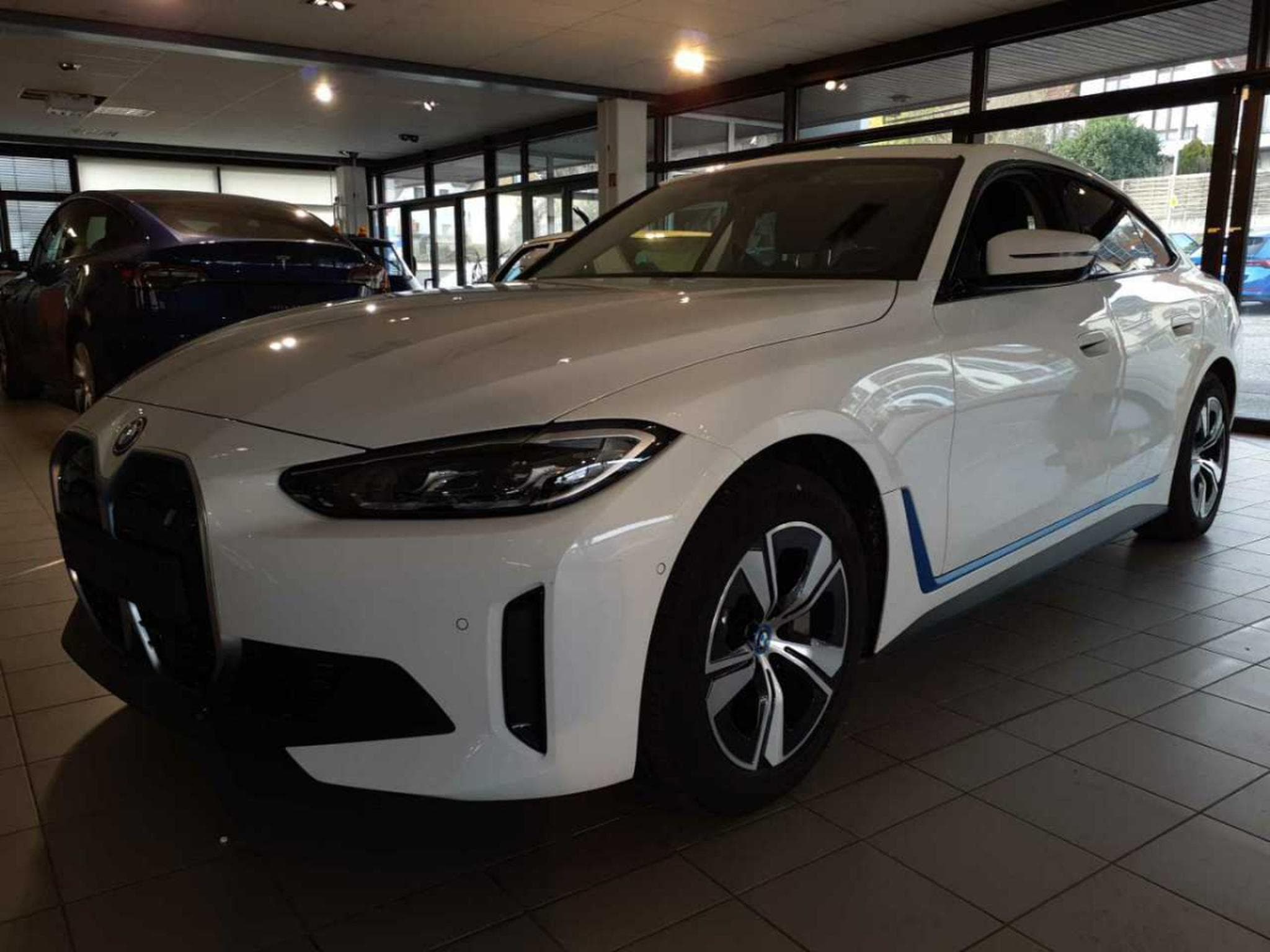 Bmw i4 eDrive40 5d (2023) - Photo 1