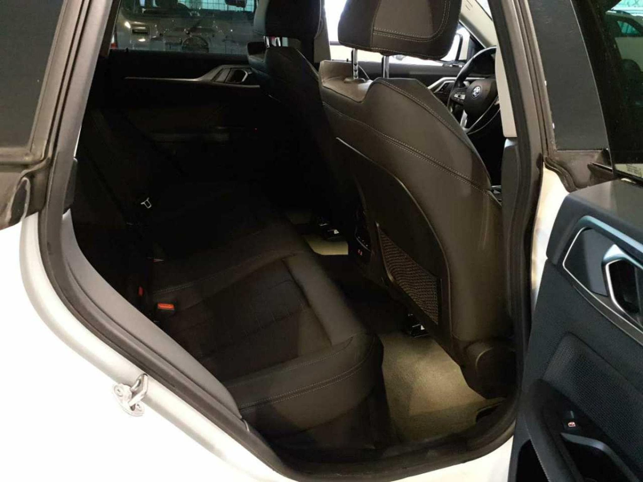 Bmw i4 eDrive40 5d (2023) - Photo 10