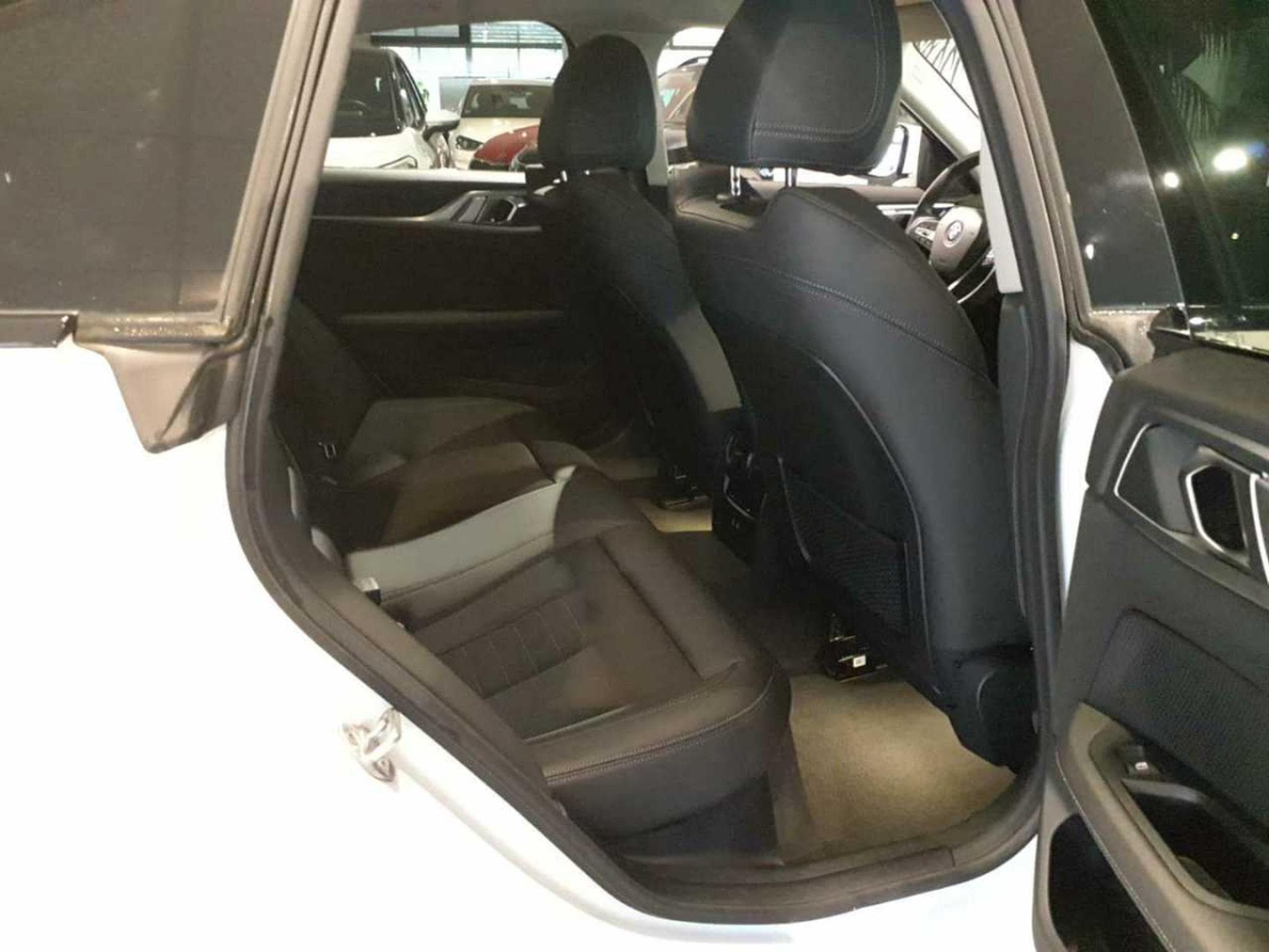 Bmw i4 eDrive40 5d (2023) - Photo 9
