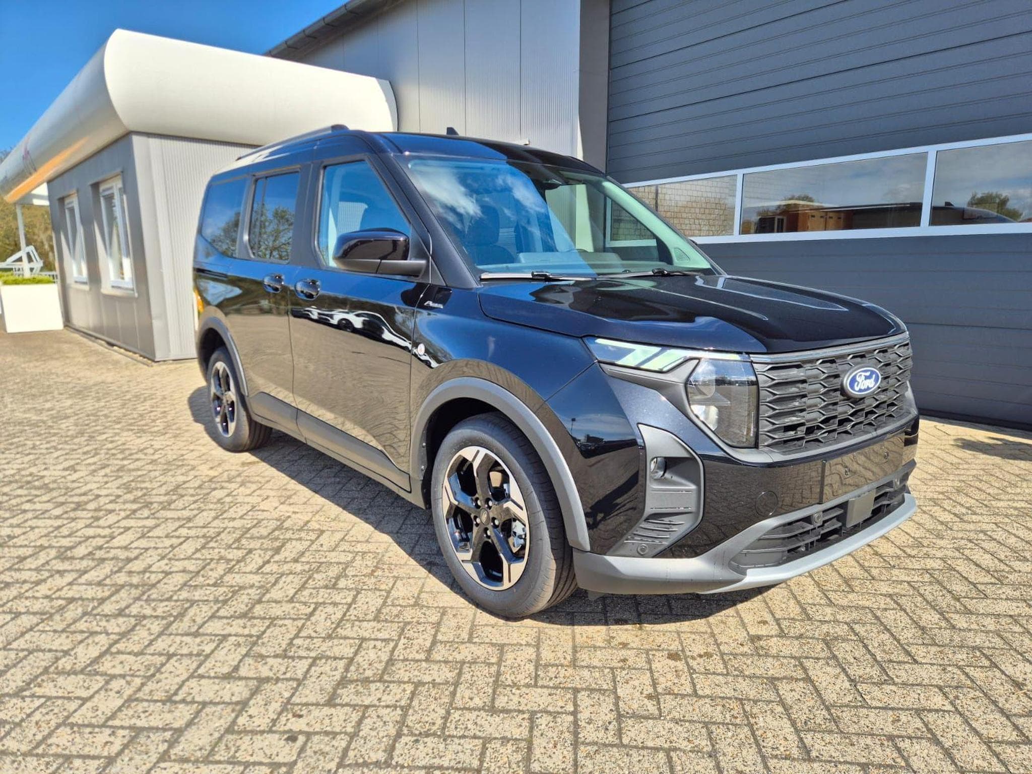 Ford Tourneo Active (2026) - Photo 6