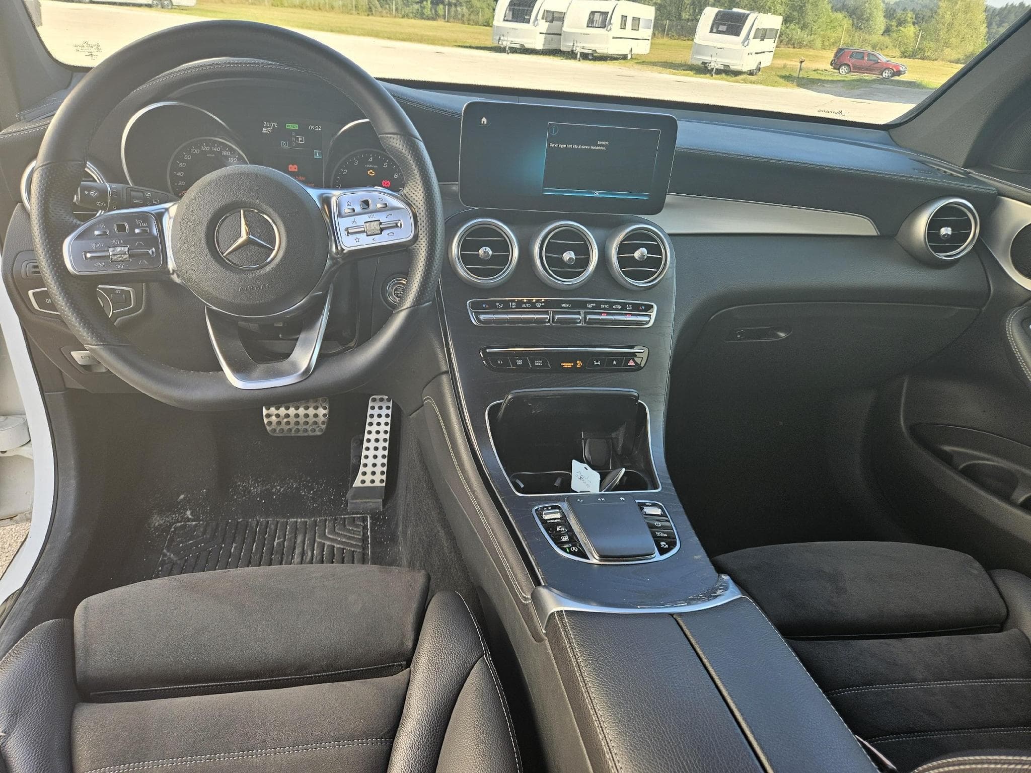 Mercedes GLC AMG Line (2020) - Photo 12