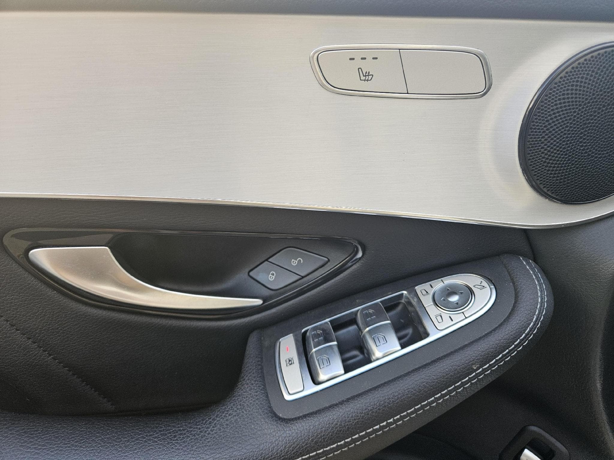 Mercedes GLC AMG Line (2020) - Photo 8