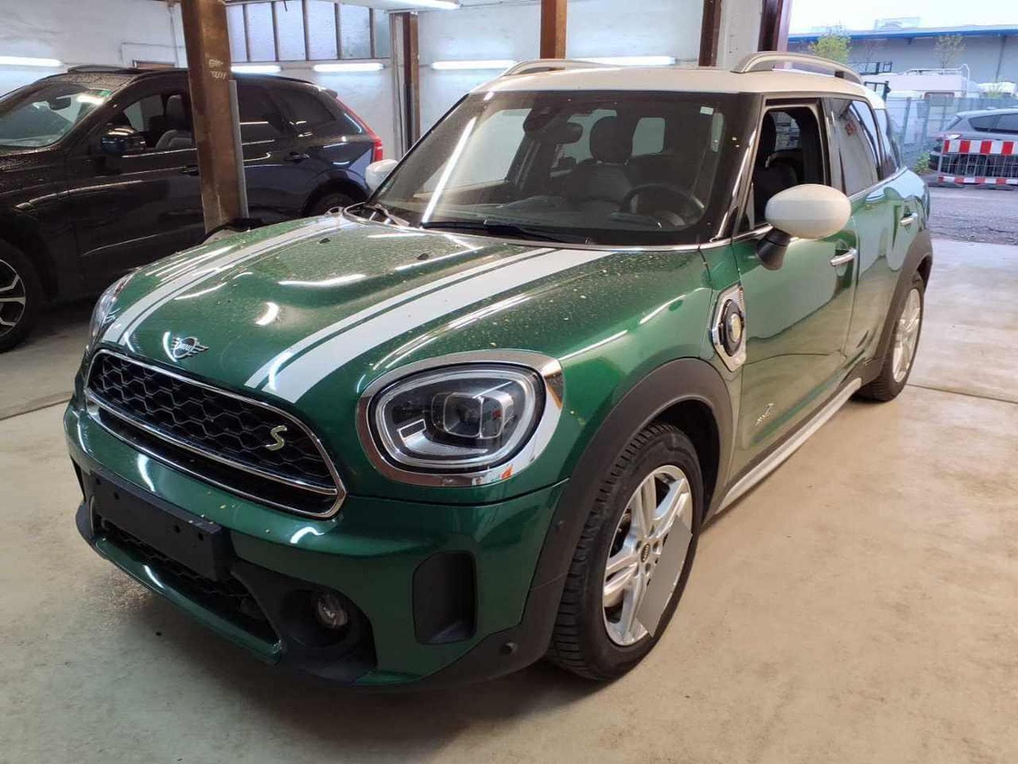 Mini Cooper COUNTRYMAN Cooper SE ALL4 Classic Trim (2022) - Photo 2