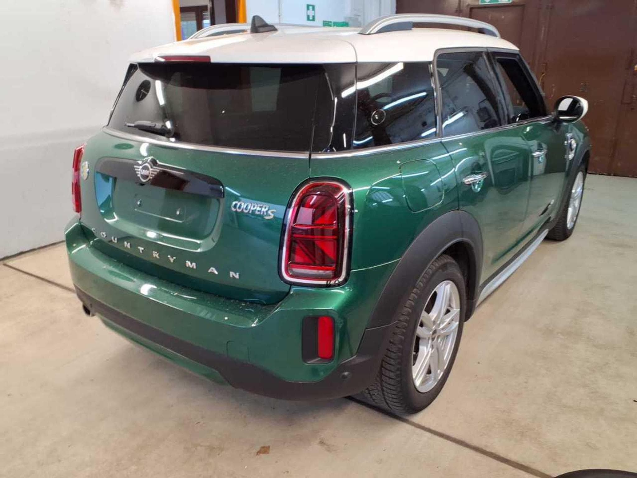 Mini Cooper COUNTRYMAN Cooper SE ALL4 Classic Trim (2022) - Photo 4