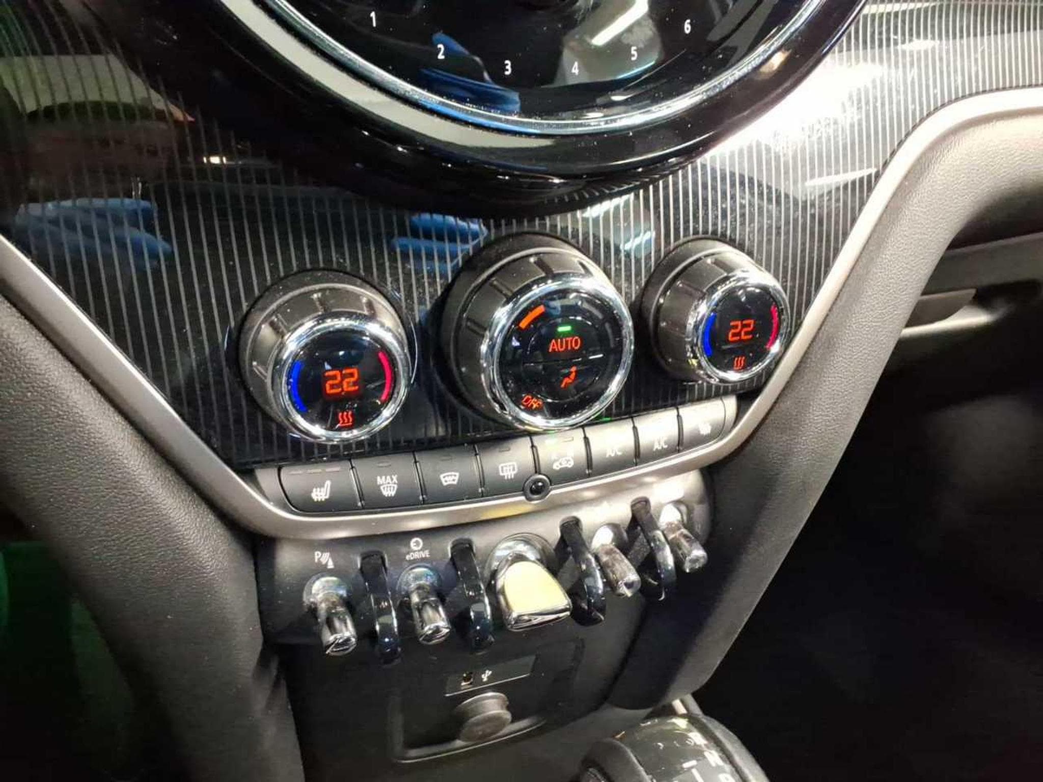 Mini Cooper COUNTRYMAN Cooper SE ALL4 Classic Trim (2022) - Photo 8