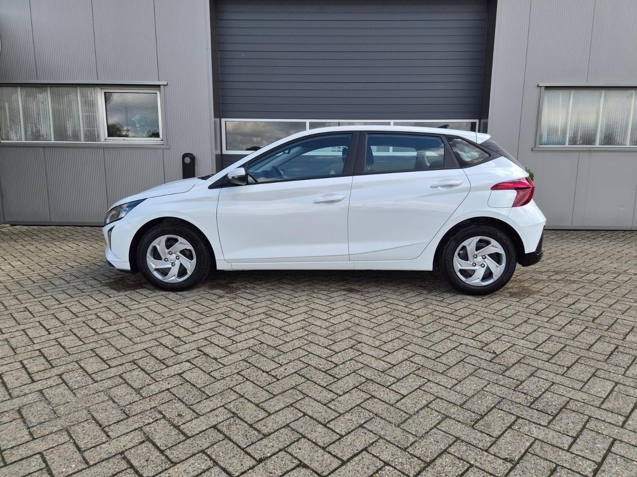 Hyundai i20 Standard (2026) - Photo 2
