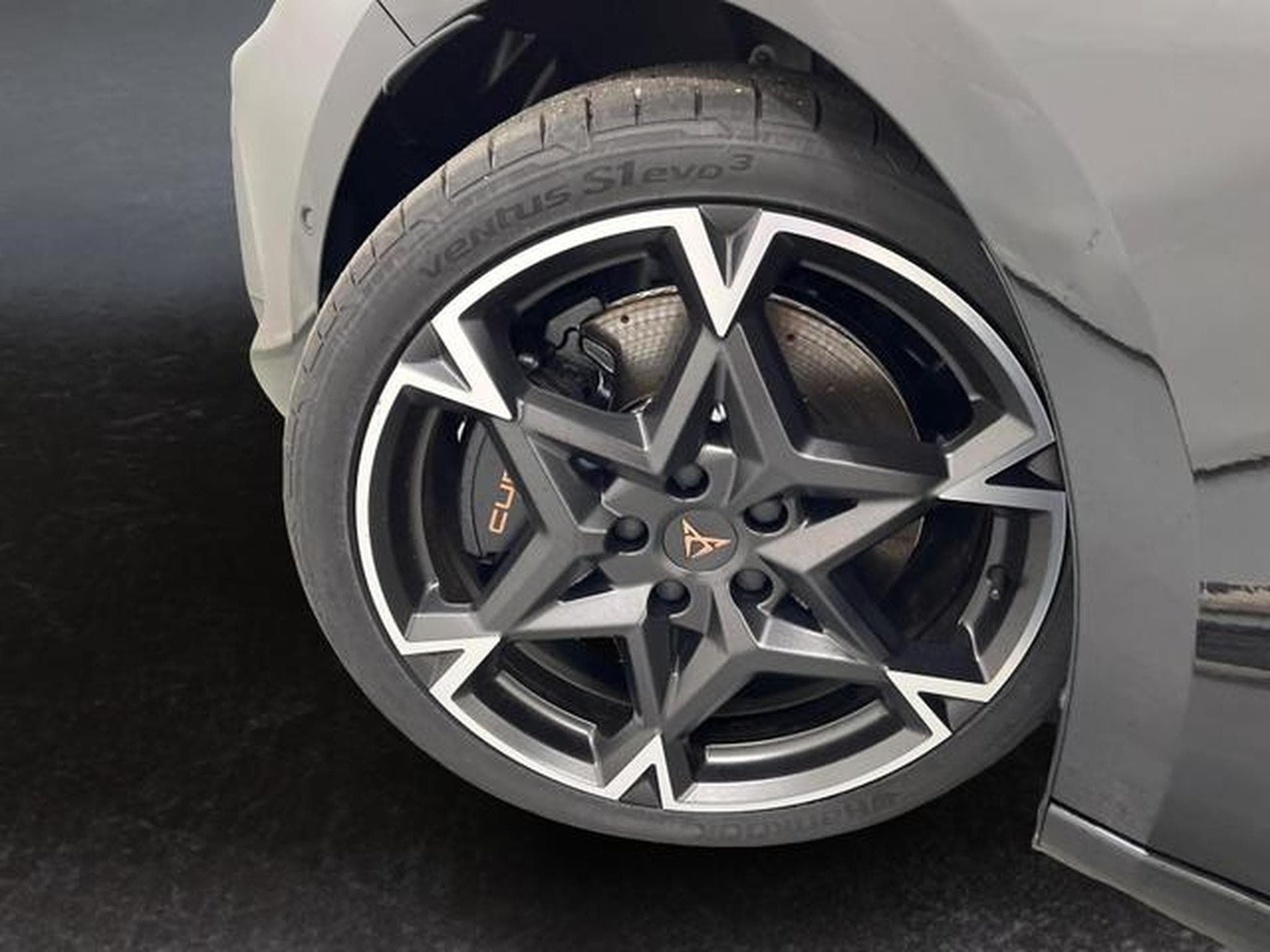 Cupra Leon VZ (2025) - Photo 9