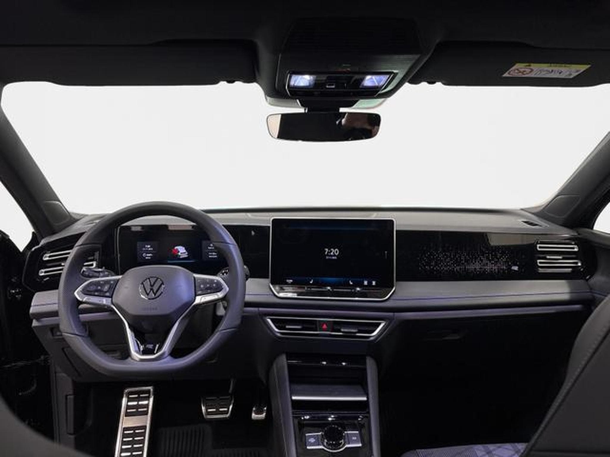VW Tiguan Standard (2025) - Photo 13