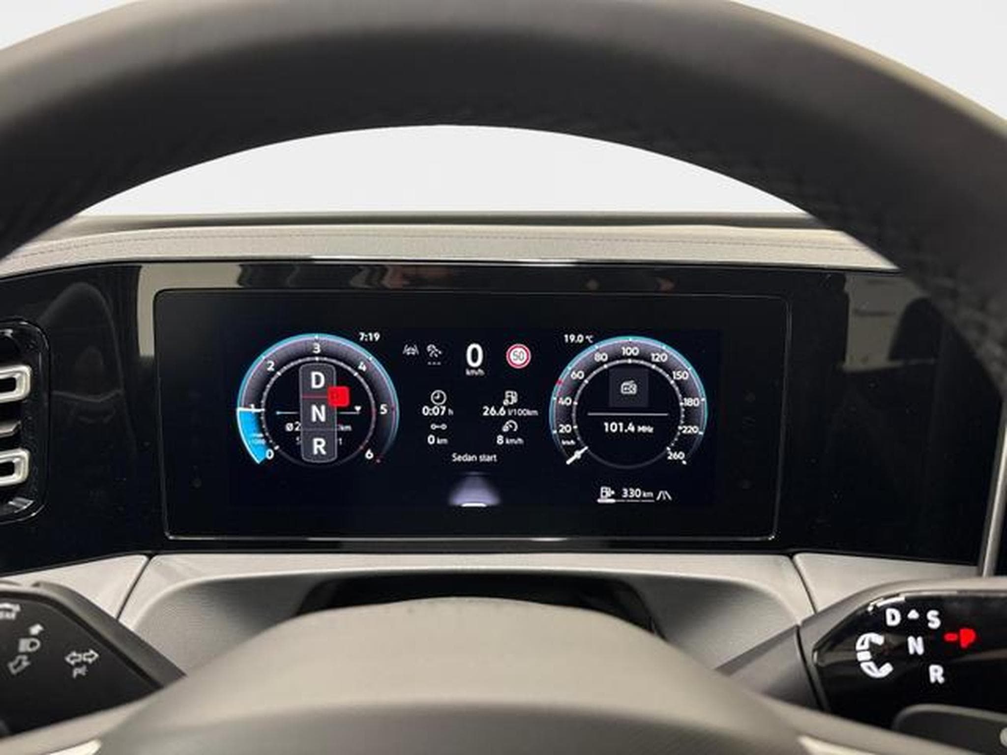 VW Tiguan Standard (2025) - Photo 14