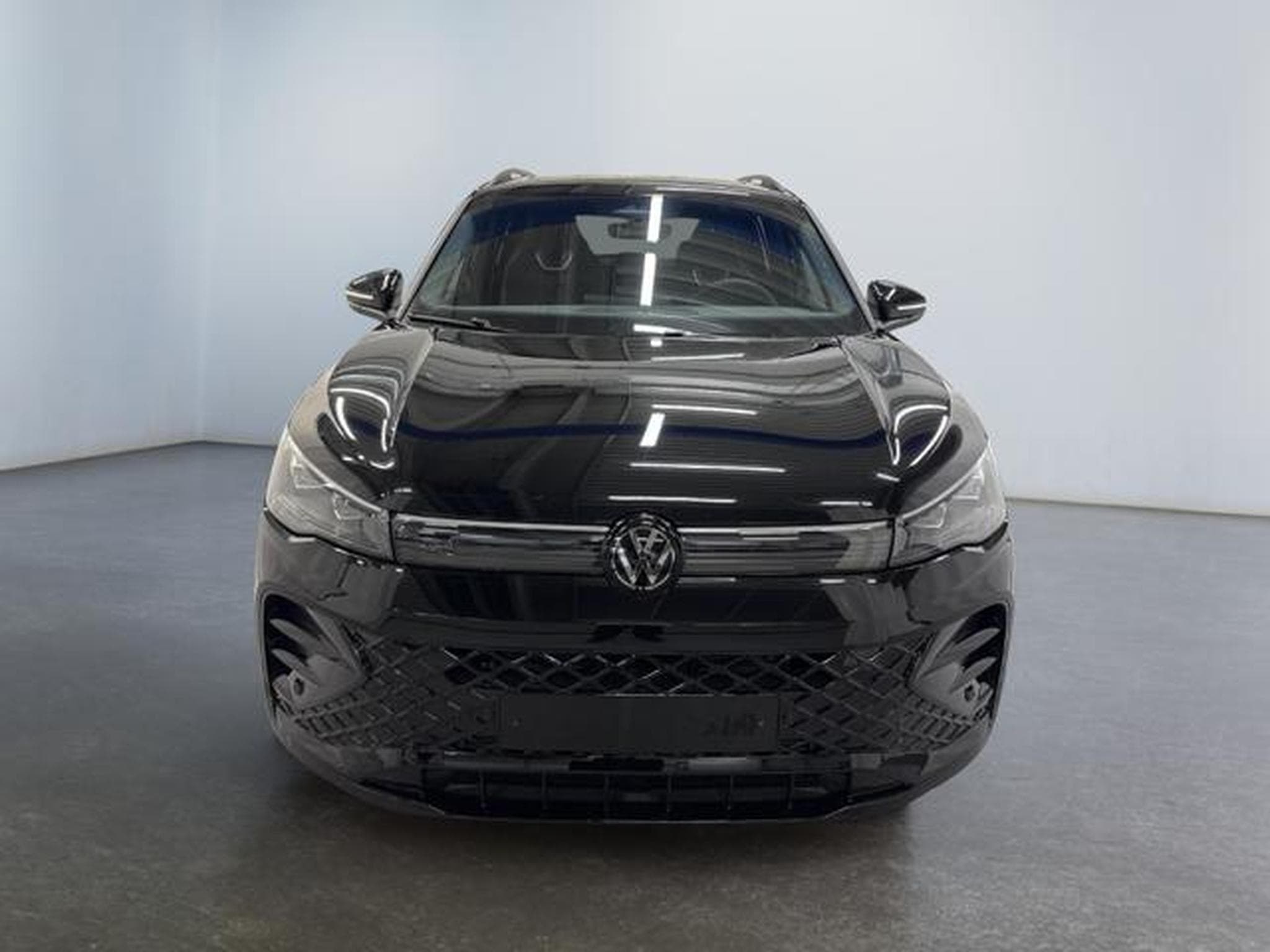 VW Tiguan Standard (2025) - Photo 2