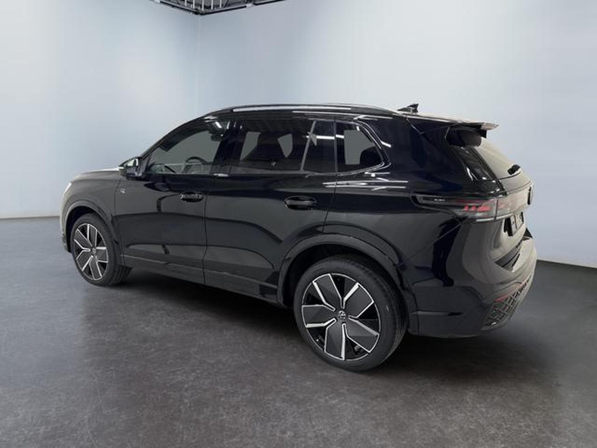 VW Tiguan Standard (2025) - Photo 5