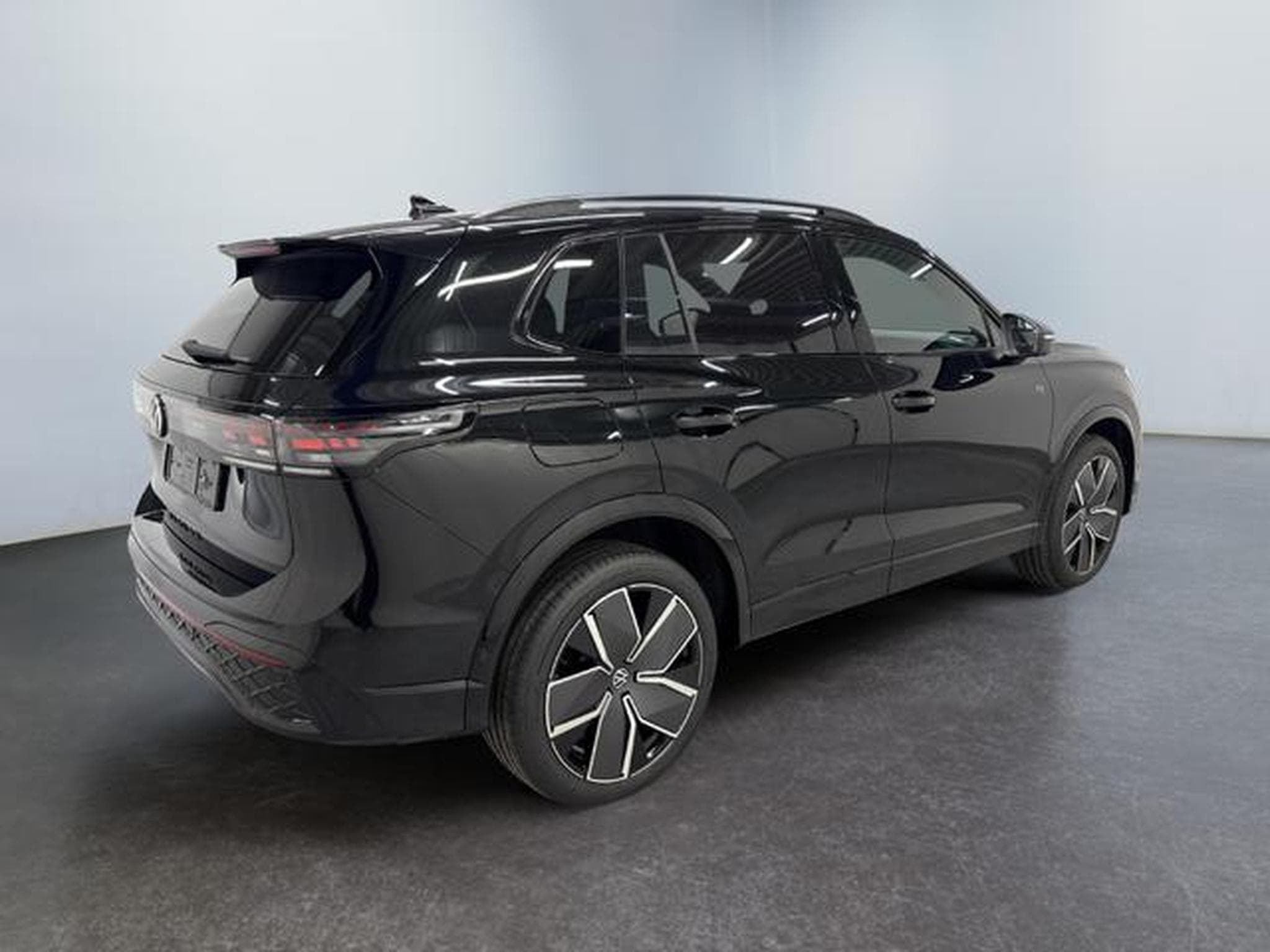 VW Tiguan Standard (2025) - Photo 7