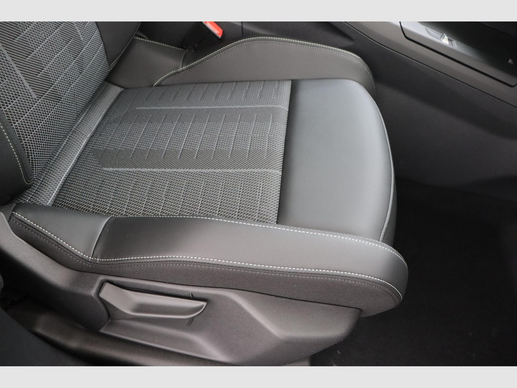 Peugeot 3008 GT (2026) - Photo 15
