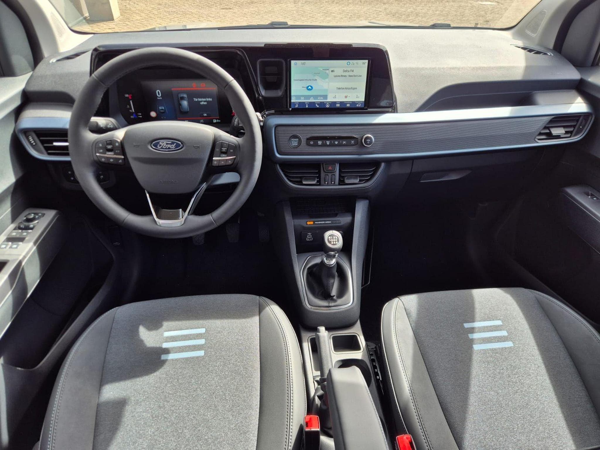 Ford Tourneo Standard (2026) - Photo 11
