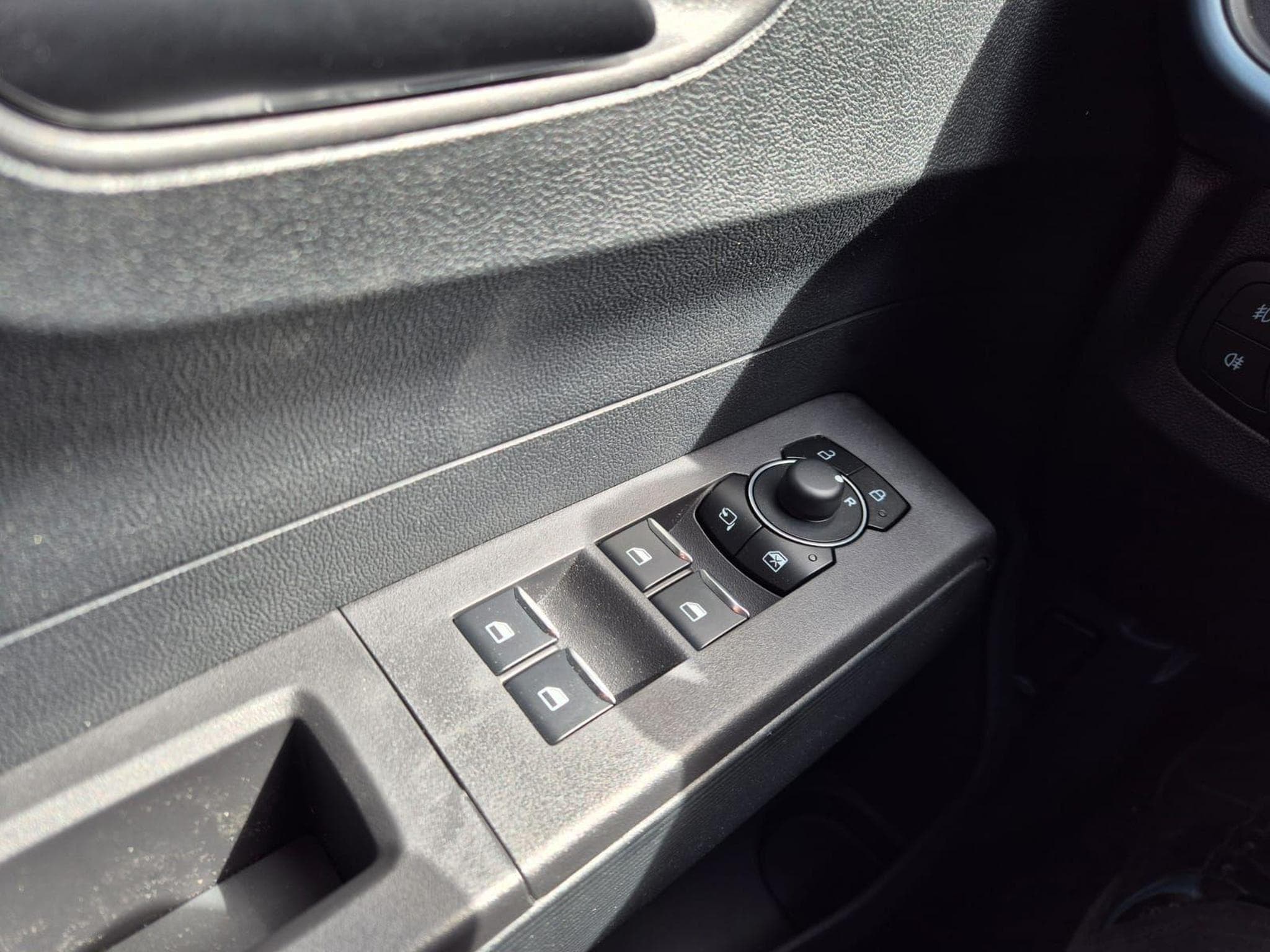 Ford Tourneo Standard (2026) - Photo 14