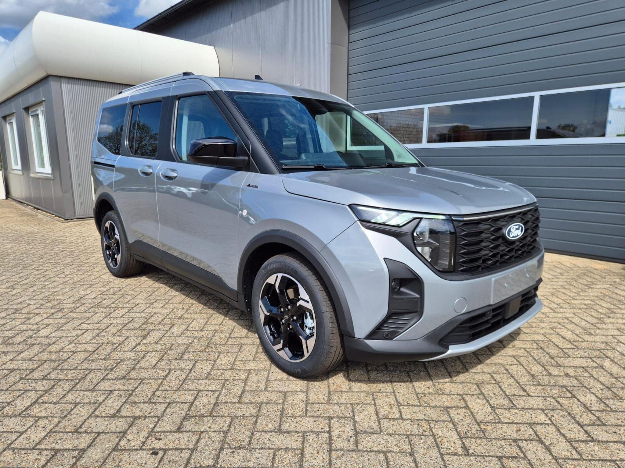 Ford Tourneo Standard (2026) - Photo 7