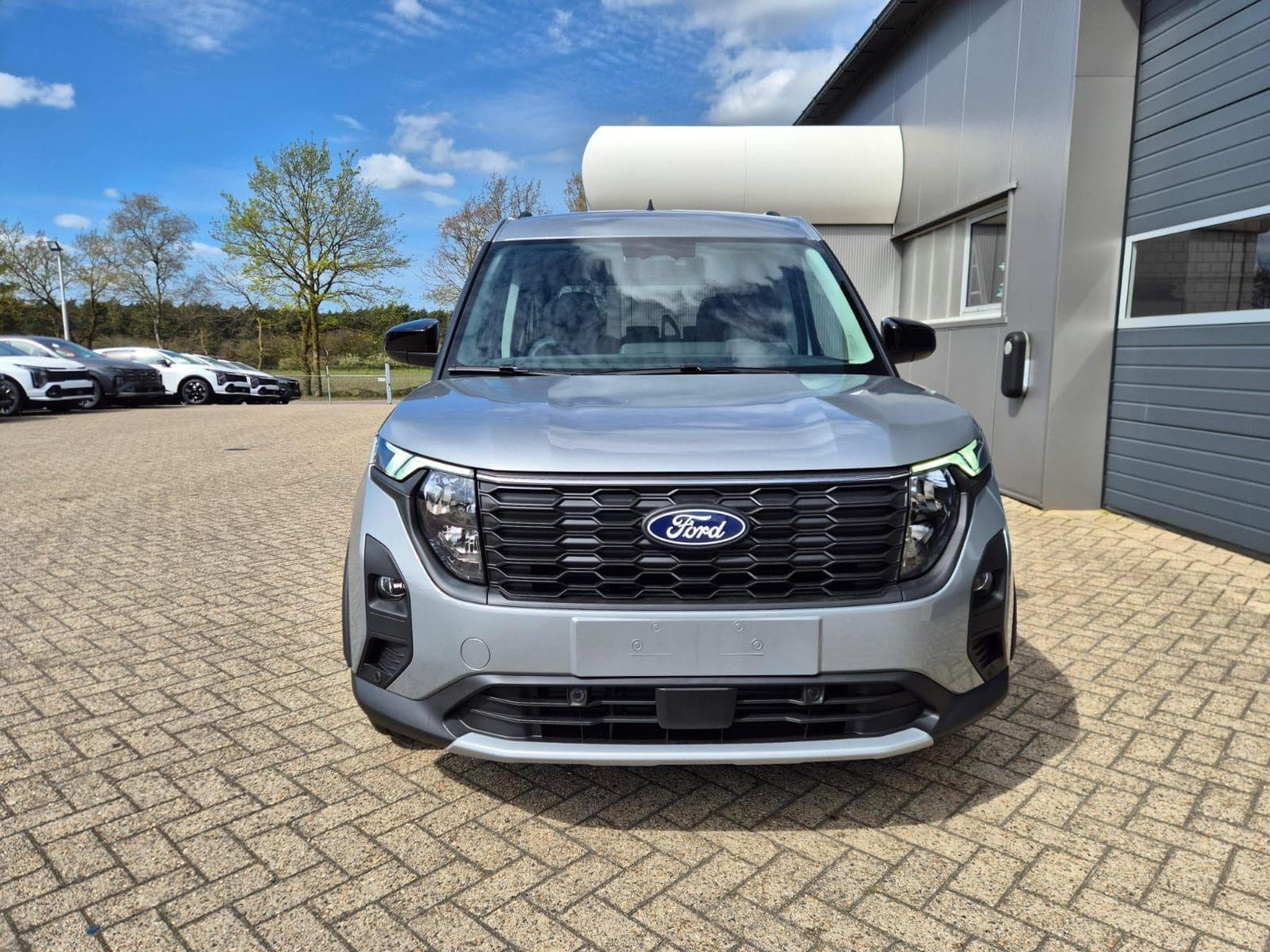 Ford Tourneo Standard (2026) - Photo 8