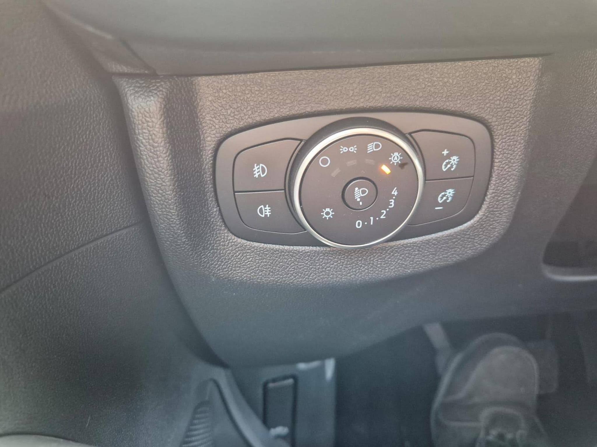 Ford Tourneo Active Courier (2026) - Photo 15