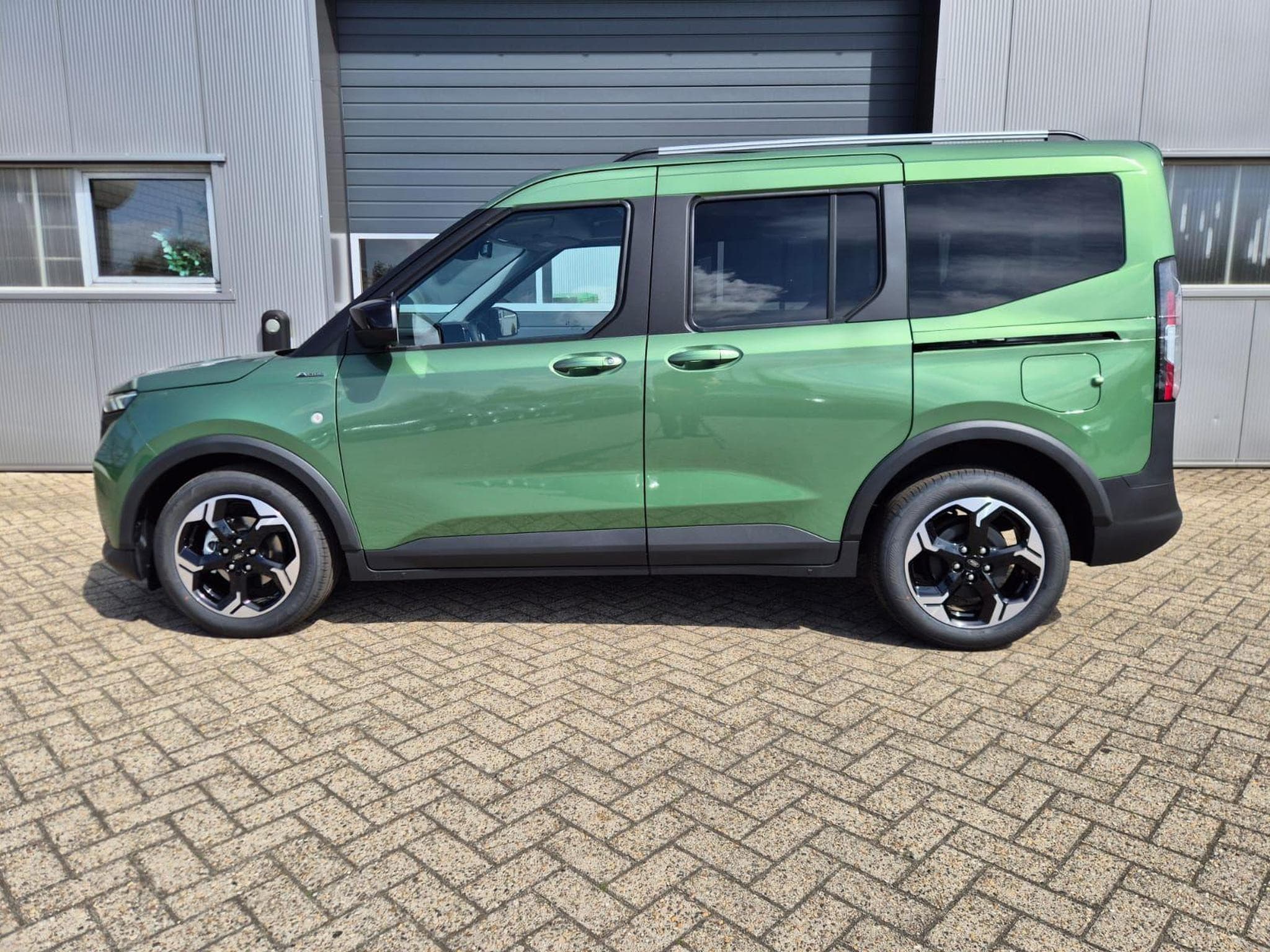 Ford Tourneo Active Courier (2026) - Photo 2