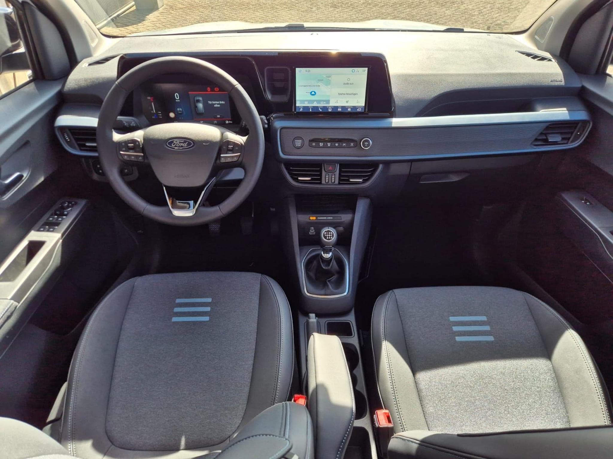 Ford Tourneo Active (2026) - Photo 11