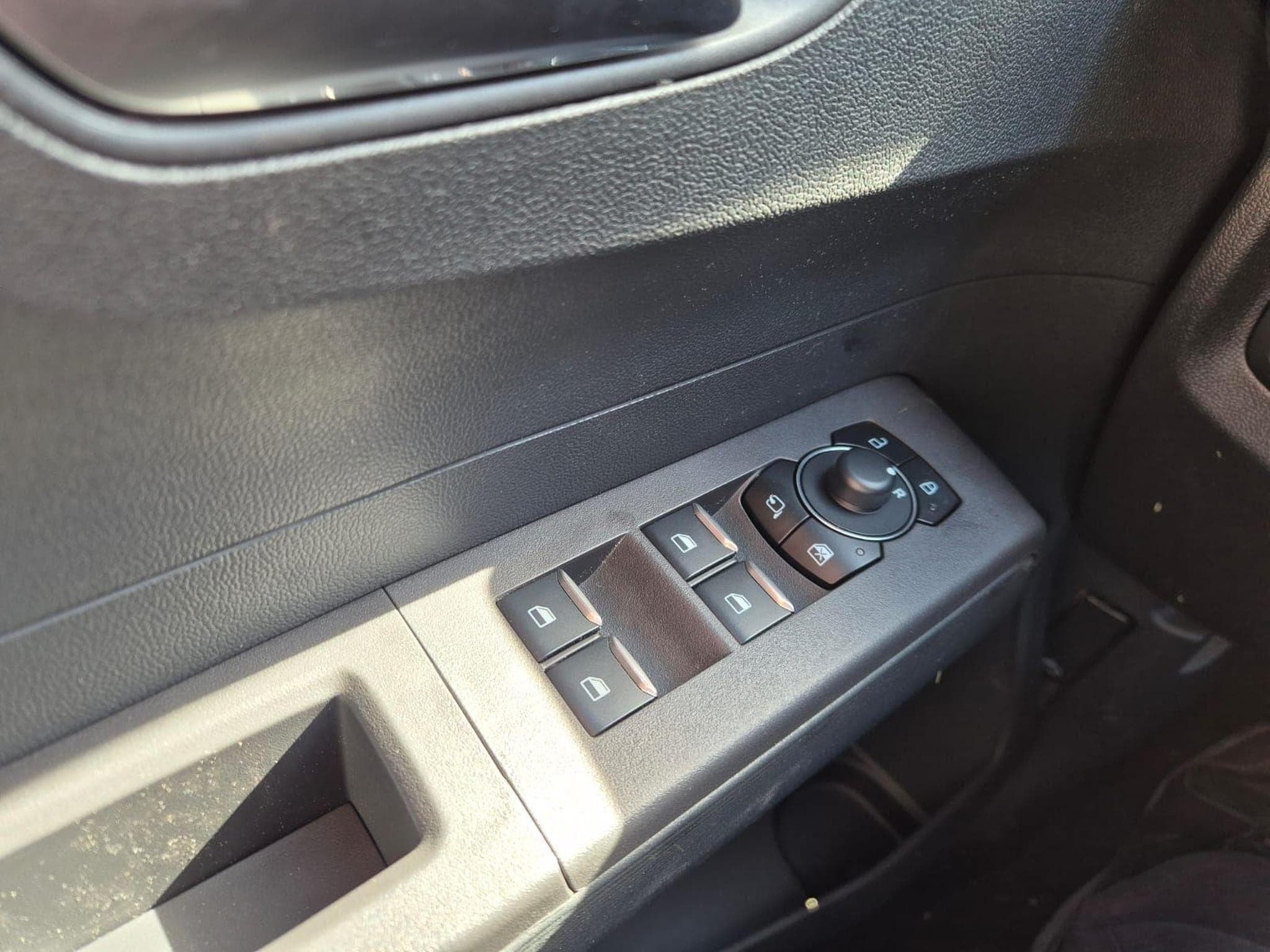 Ford Tourneo Active (2026) - Photo 14
